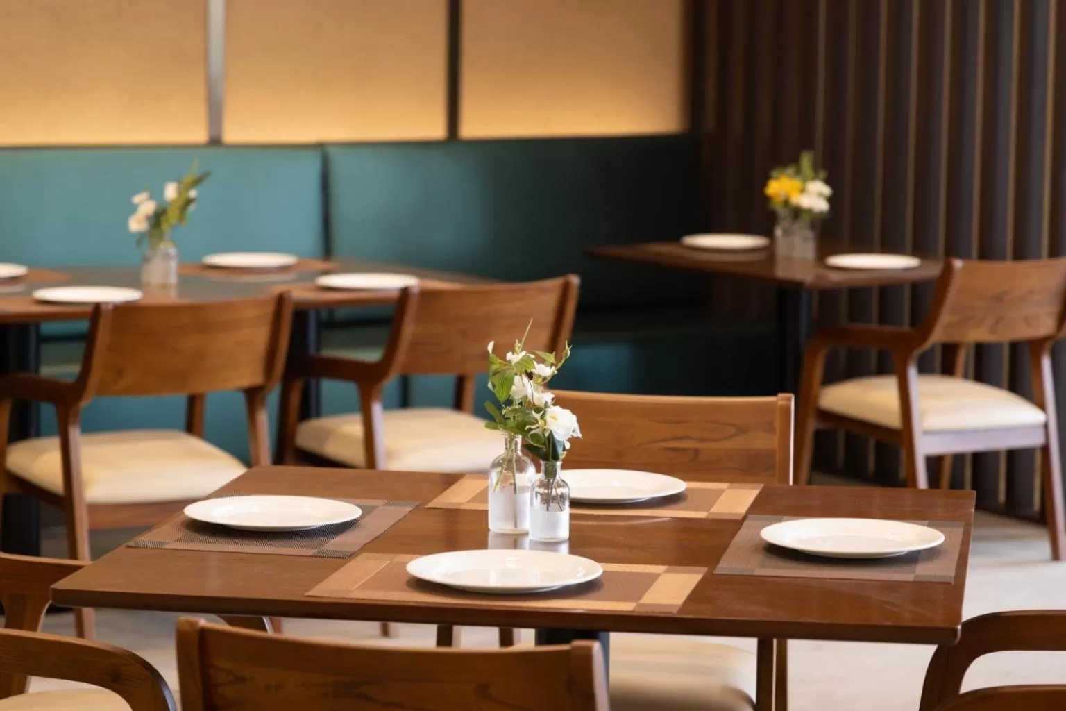 Restaurant/places to eat in Hotel Samjung