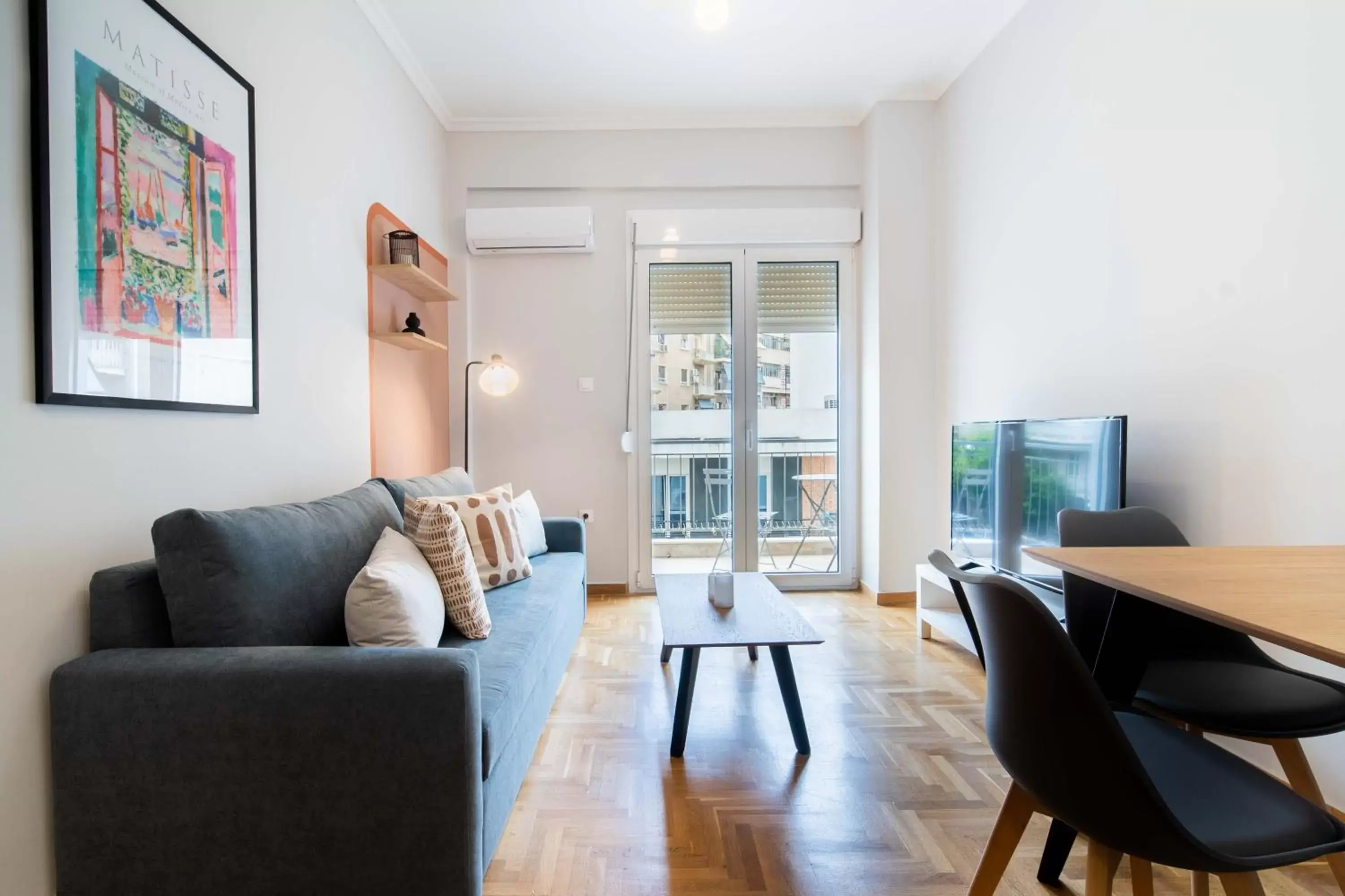 One-Bedroom Apartment in Aris123 by Smart Cozy Suites - Apartments in the heart of Athens - 5 minutes from metro - Available 24hr One-Bedroom Apartment in Aris123 by Smart Cozy Suites - Apartments in the heart of Athens - 5 minutes from metro - Available 24hr