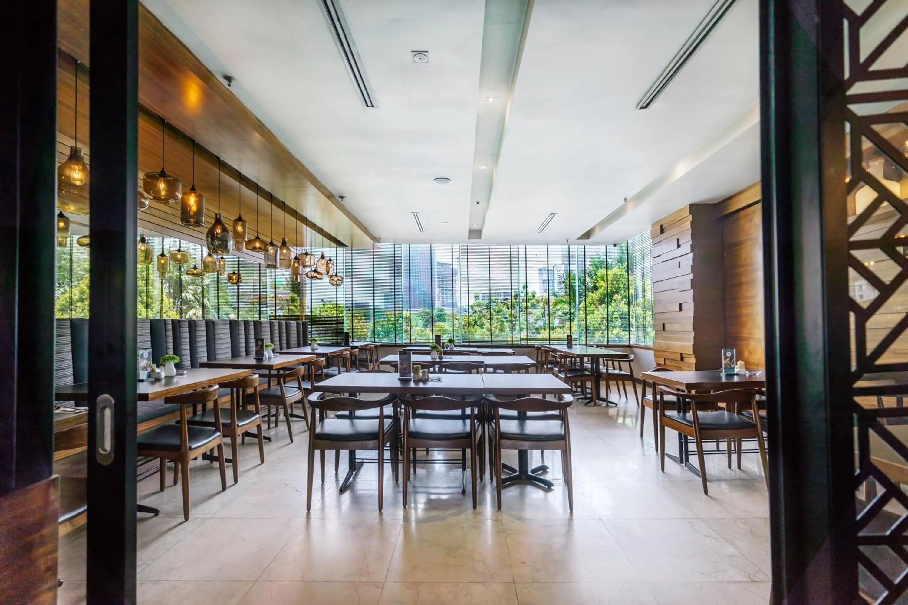 Restaurant/places to eat in Crystal Crown Hotel Petaling Jaya