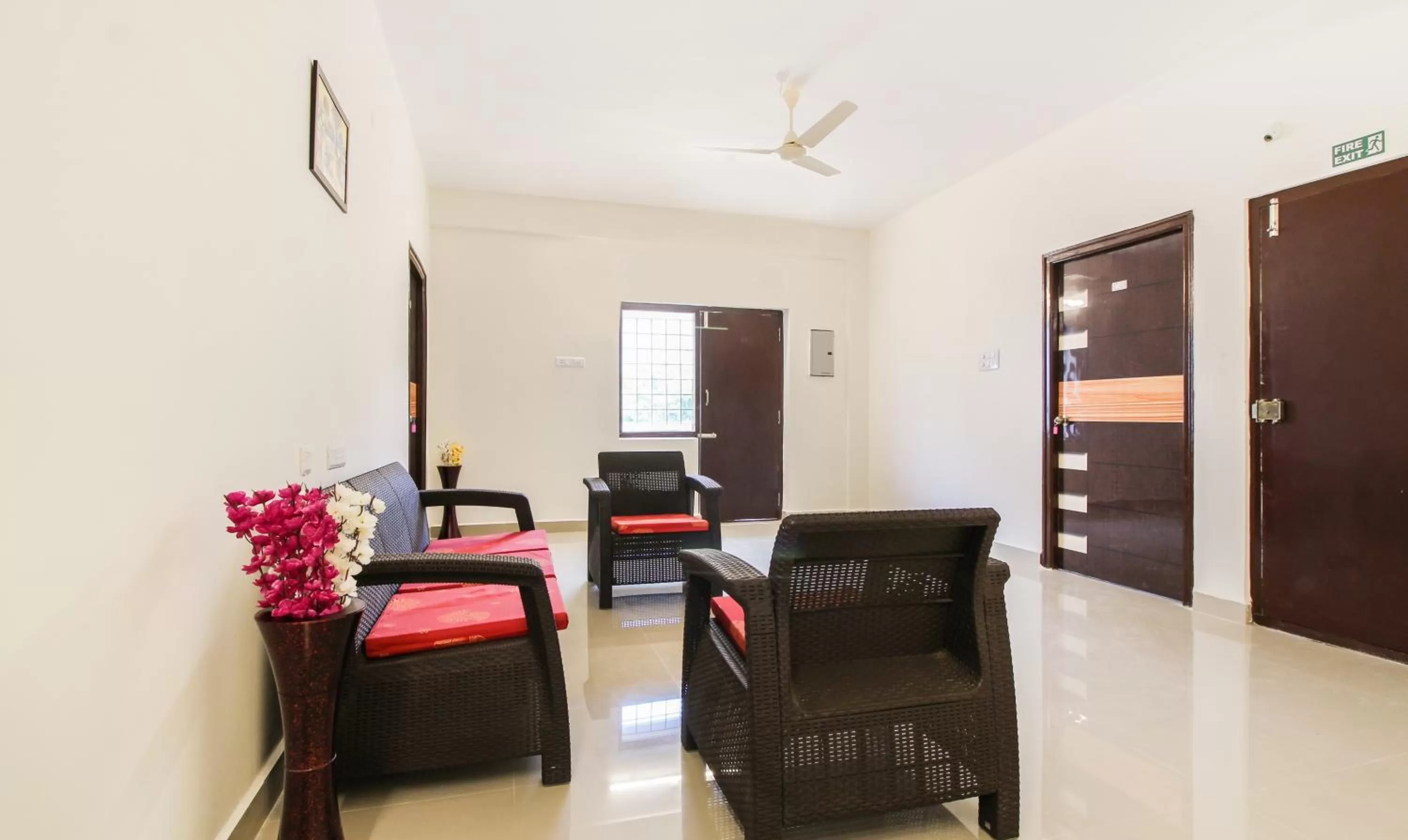 Seating area in Itsy Hotels Riyas Grand