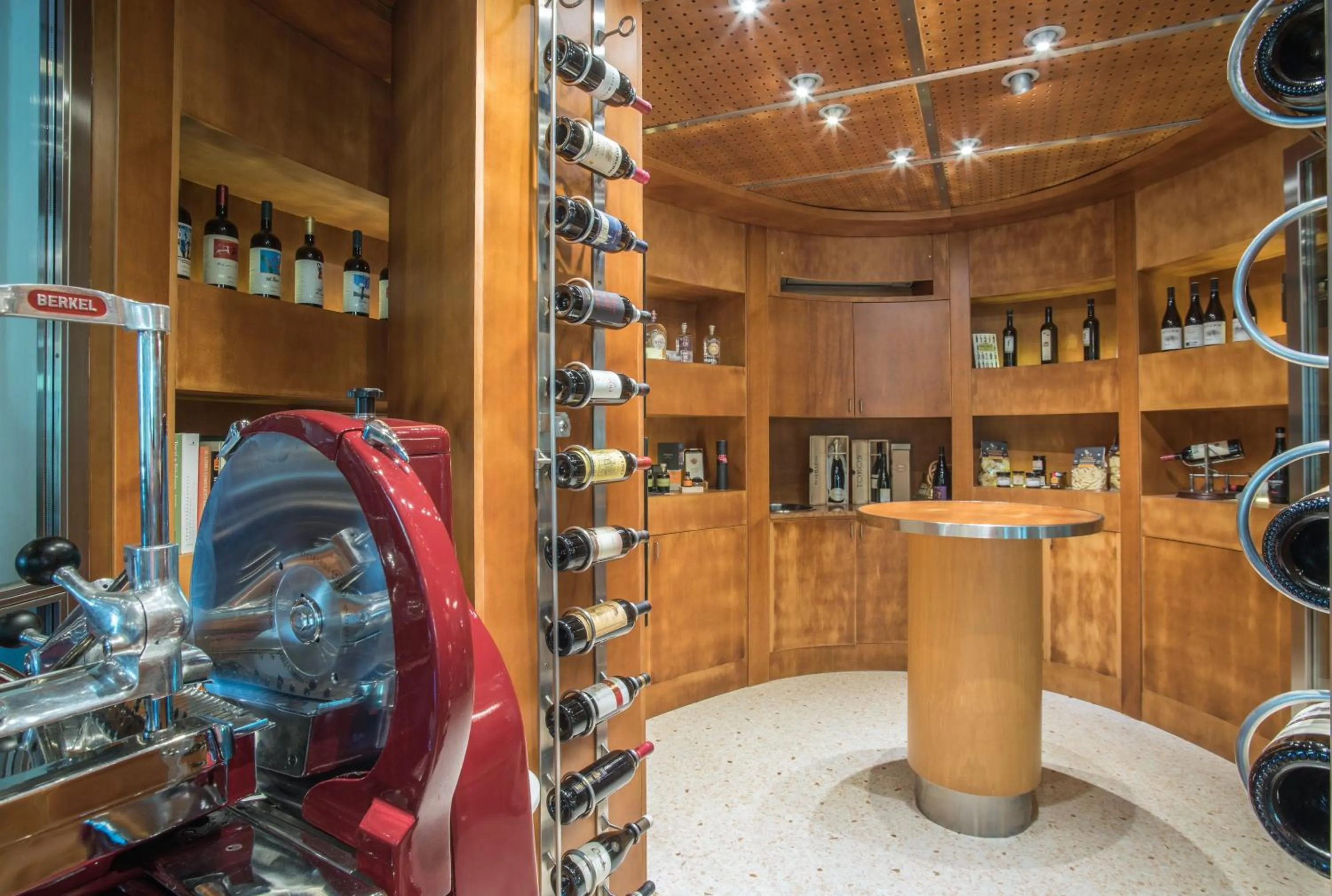 Area and facilities in Hotel Savoy