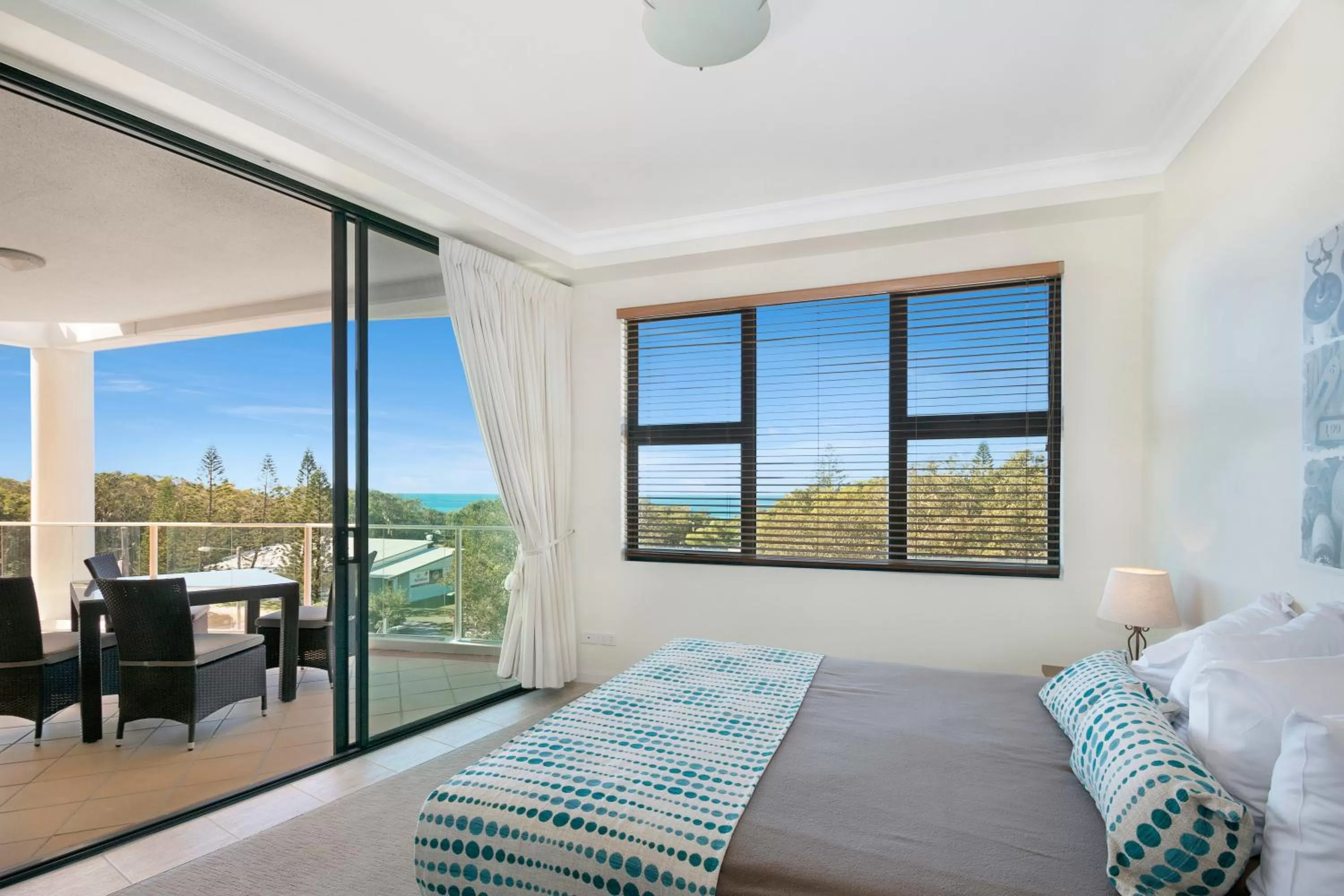 Photo of the whole room, Bed in Santorini Twin Waters