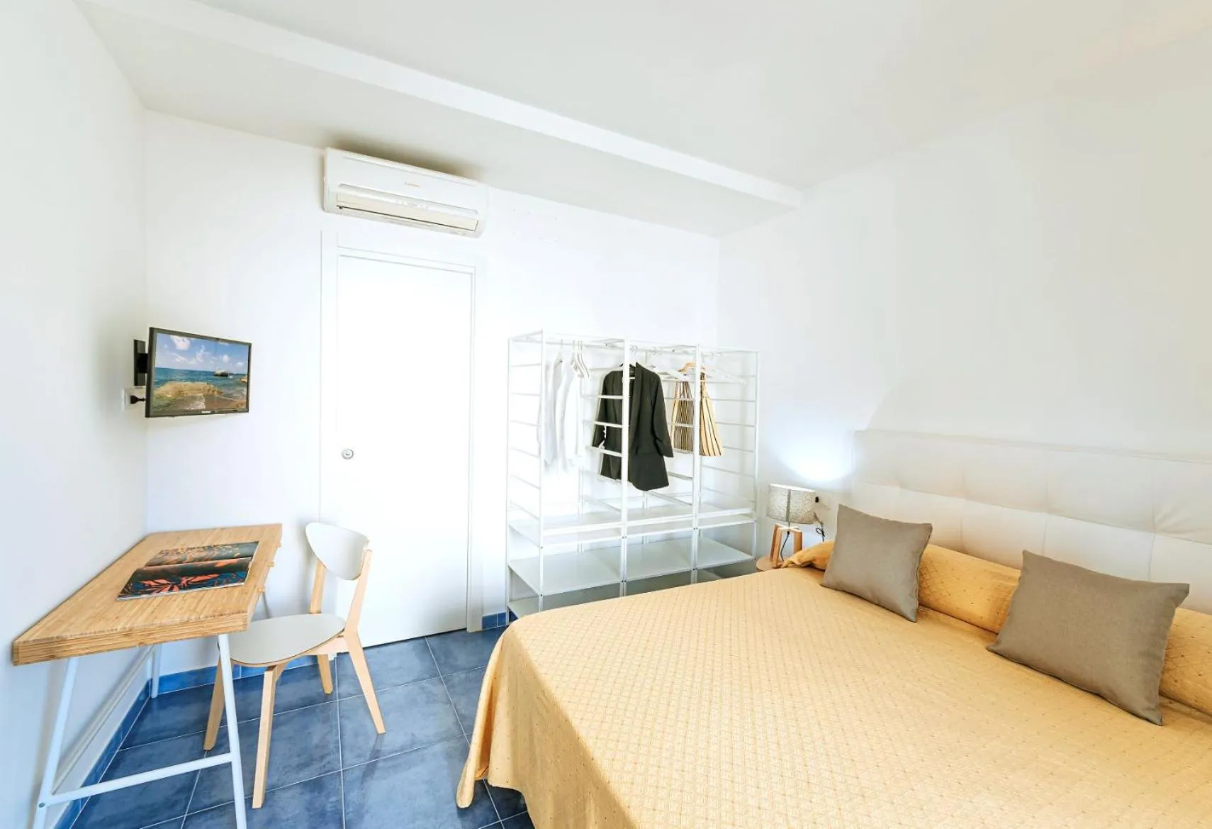 Swimming pool, Bed in Le Canne Family Resort & Spa