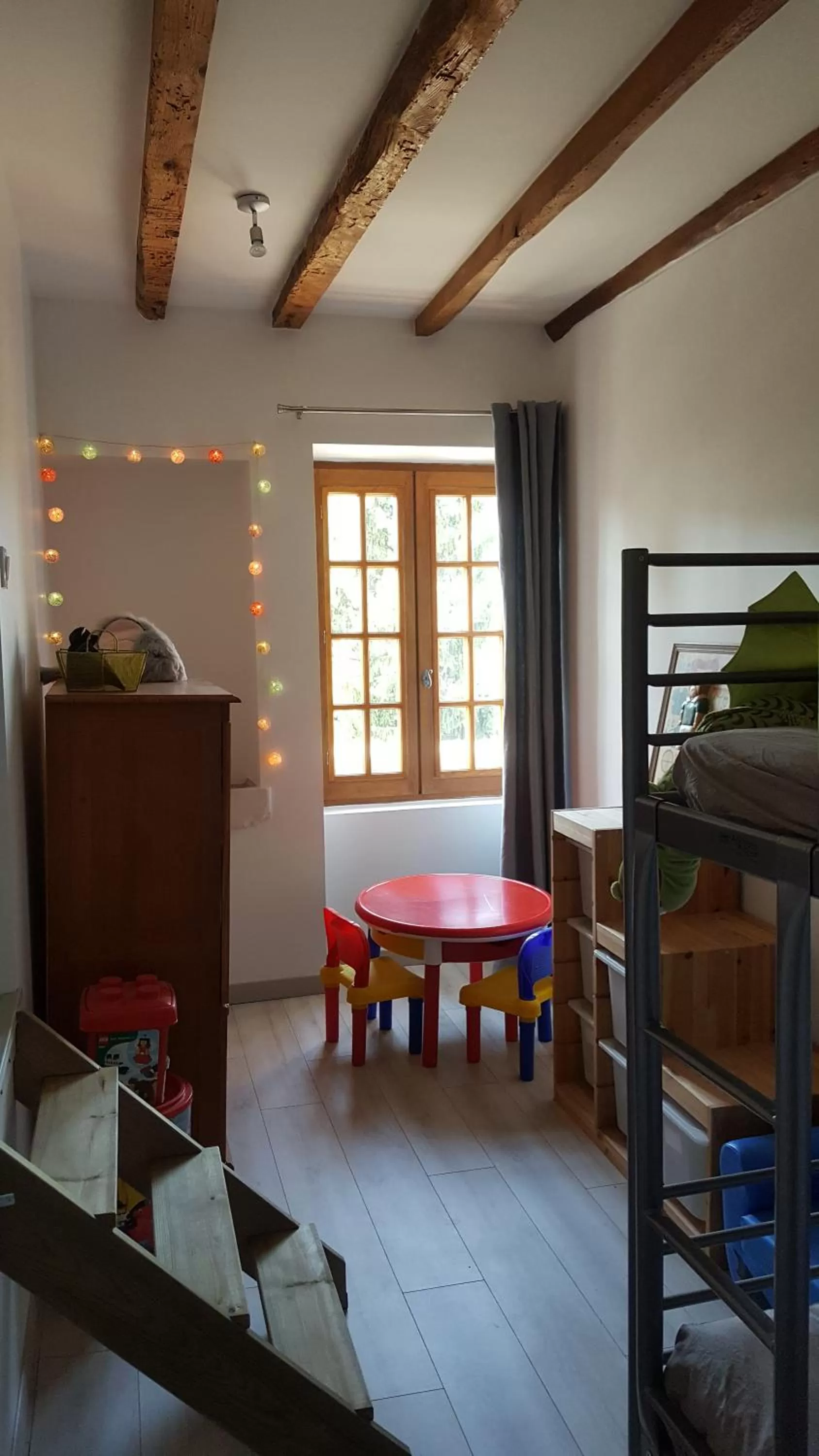 Photo of the whole room in B&B Des Histoires d'Anges - Côté Jardin - Accueil Vélo