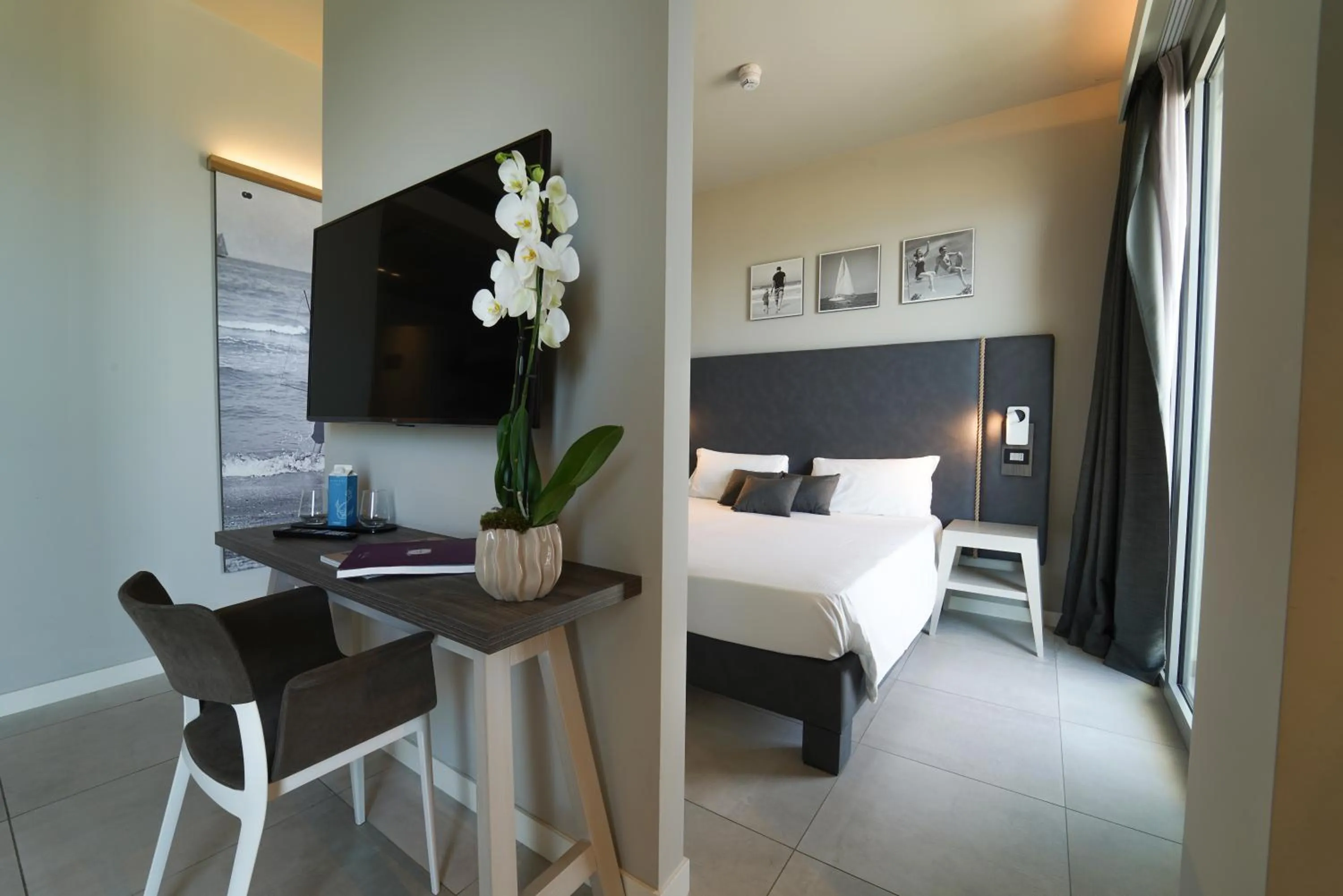 Bedroom, Bed in Nautilus Family Hotel