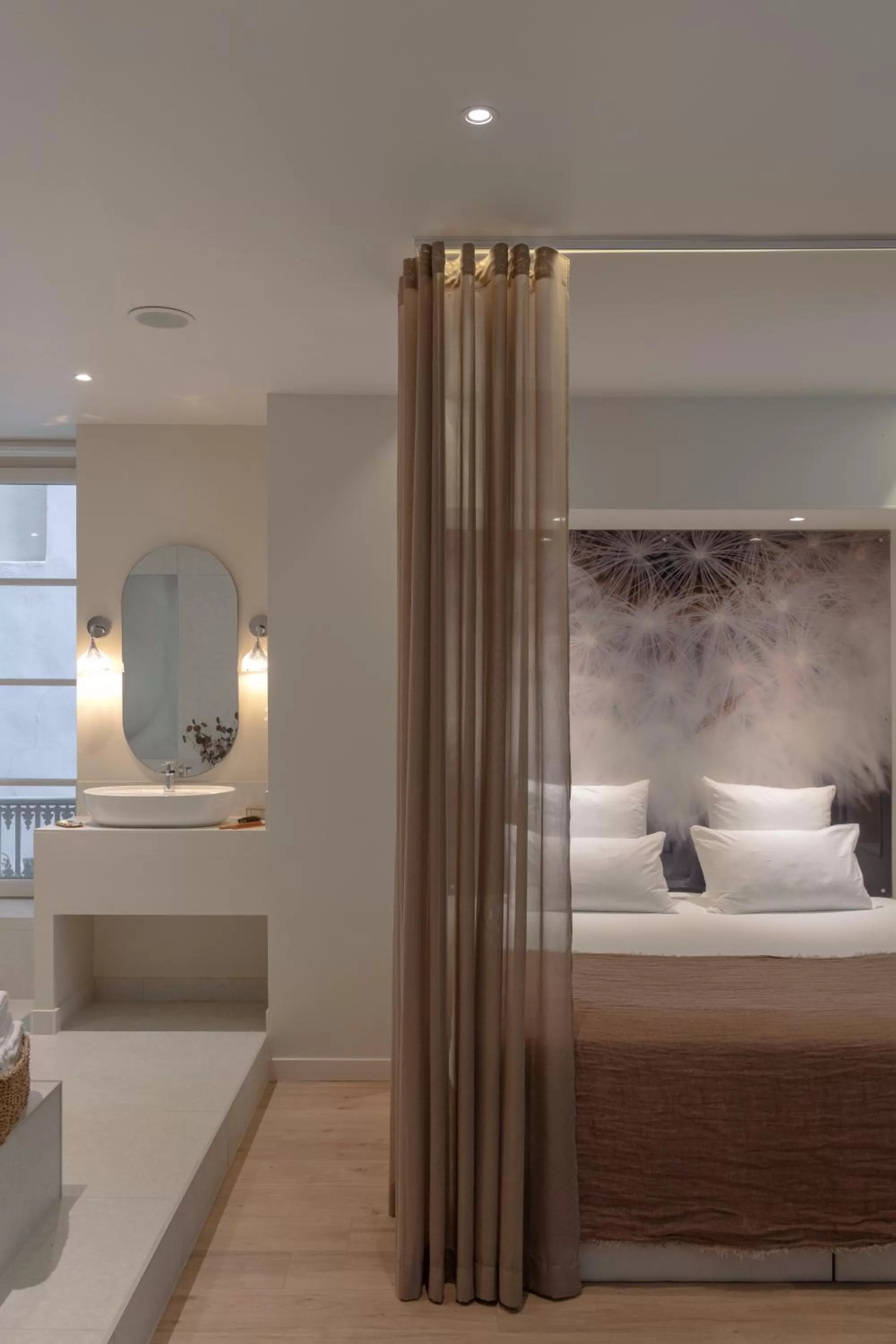 Bed, Bathroom in MiHotel Sala