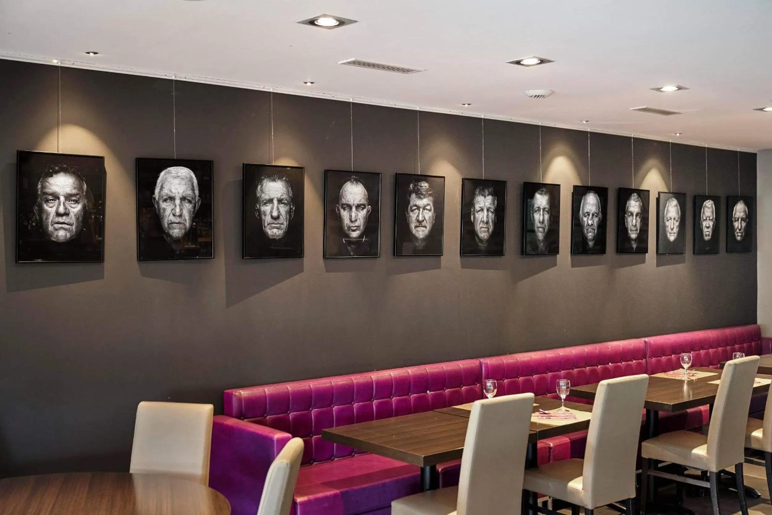 Restaurant/places to eat in Hotel Loreak