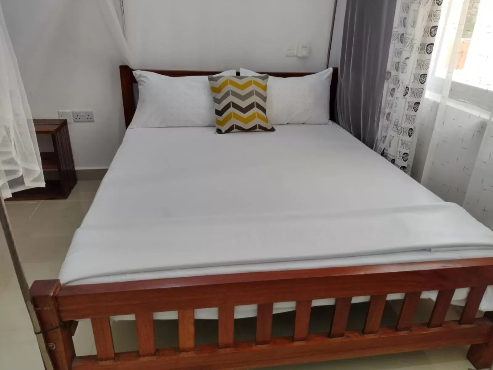 Bed in 6 Park Retreat