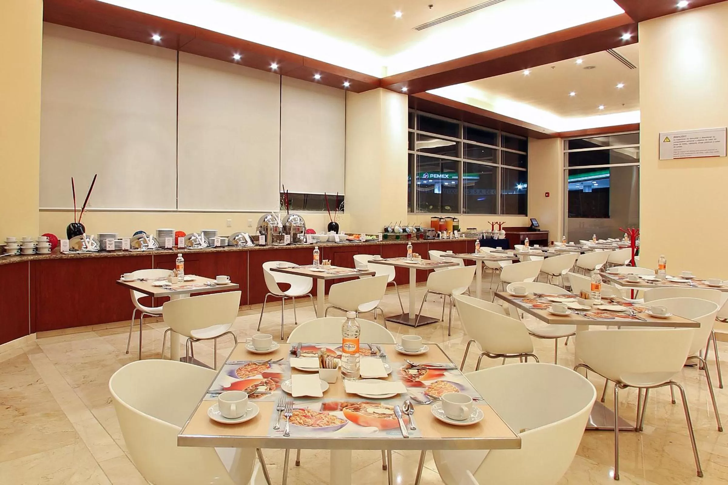 Restaurant/places to eat in Hotel Opus Grand Toluca Aeropuerto