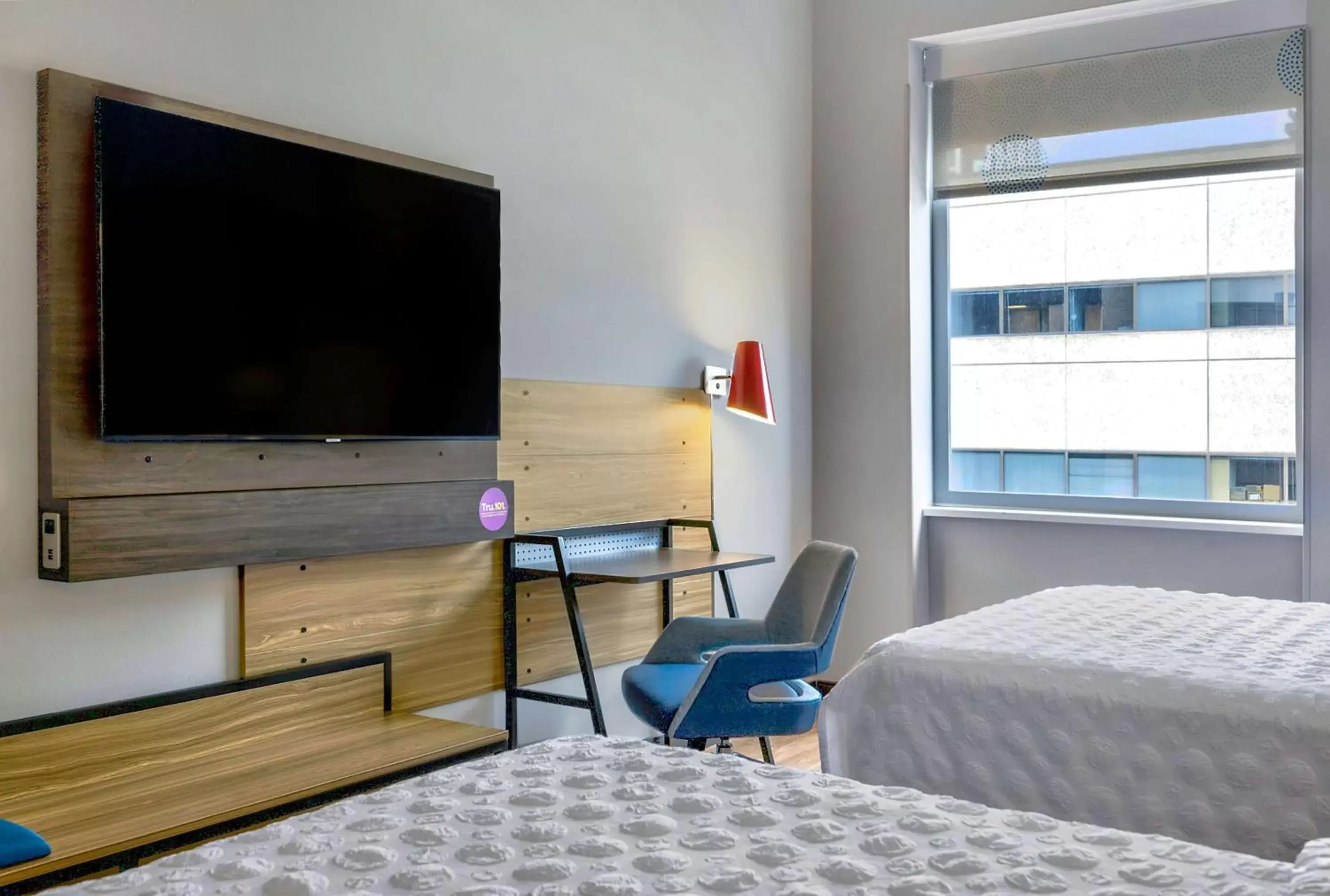 Queen Room with Two Queen Beds - Mobility Access in Tru By Hilton Minneapolis Downtown Queen Room with Two Queen Beds - Mobility Access in Tru By Hilton Minneapolis Downtown