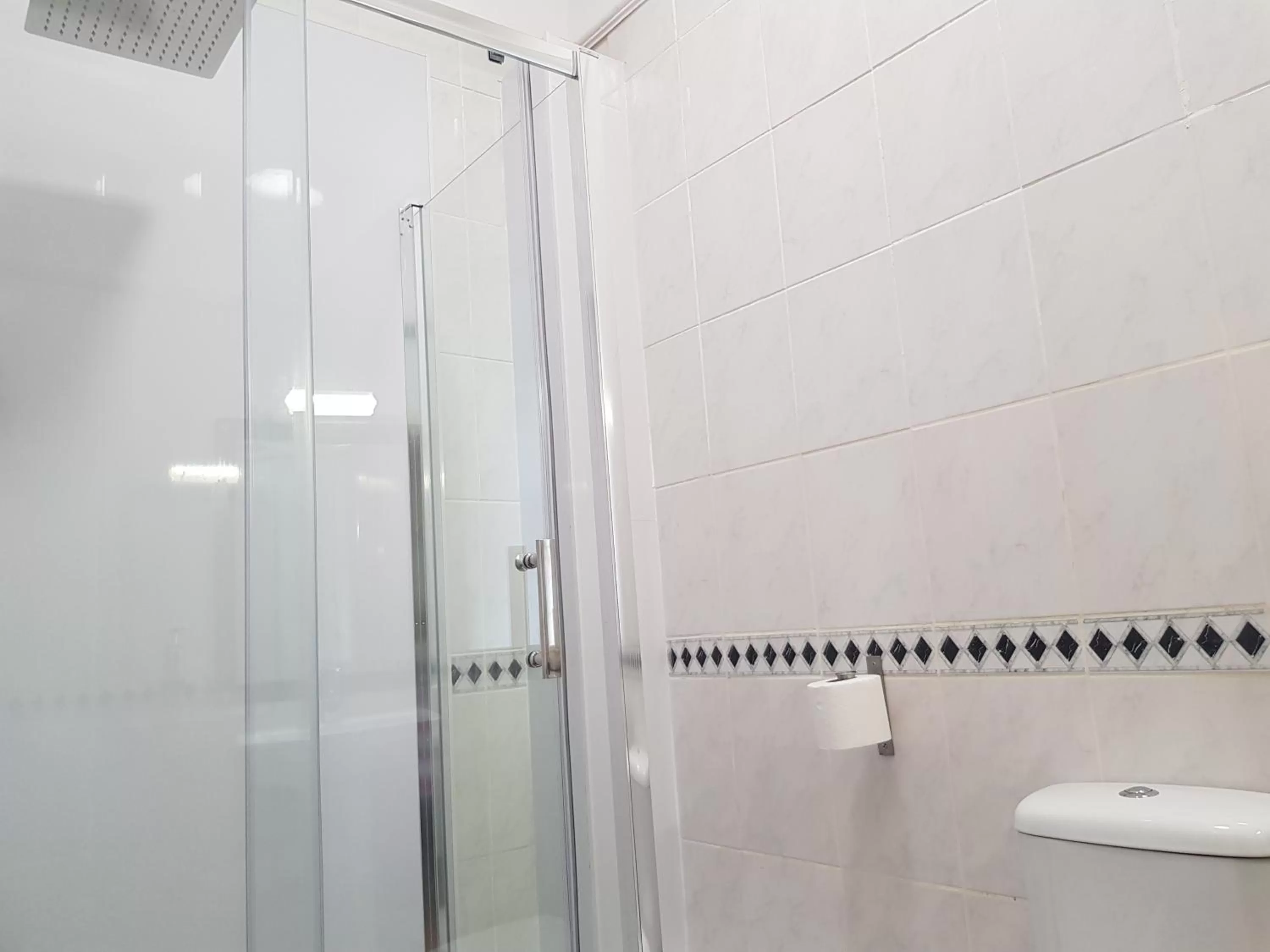 Shower in Aberdeen House