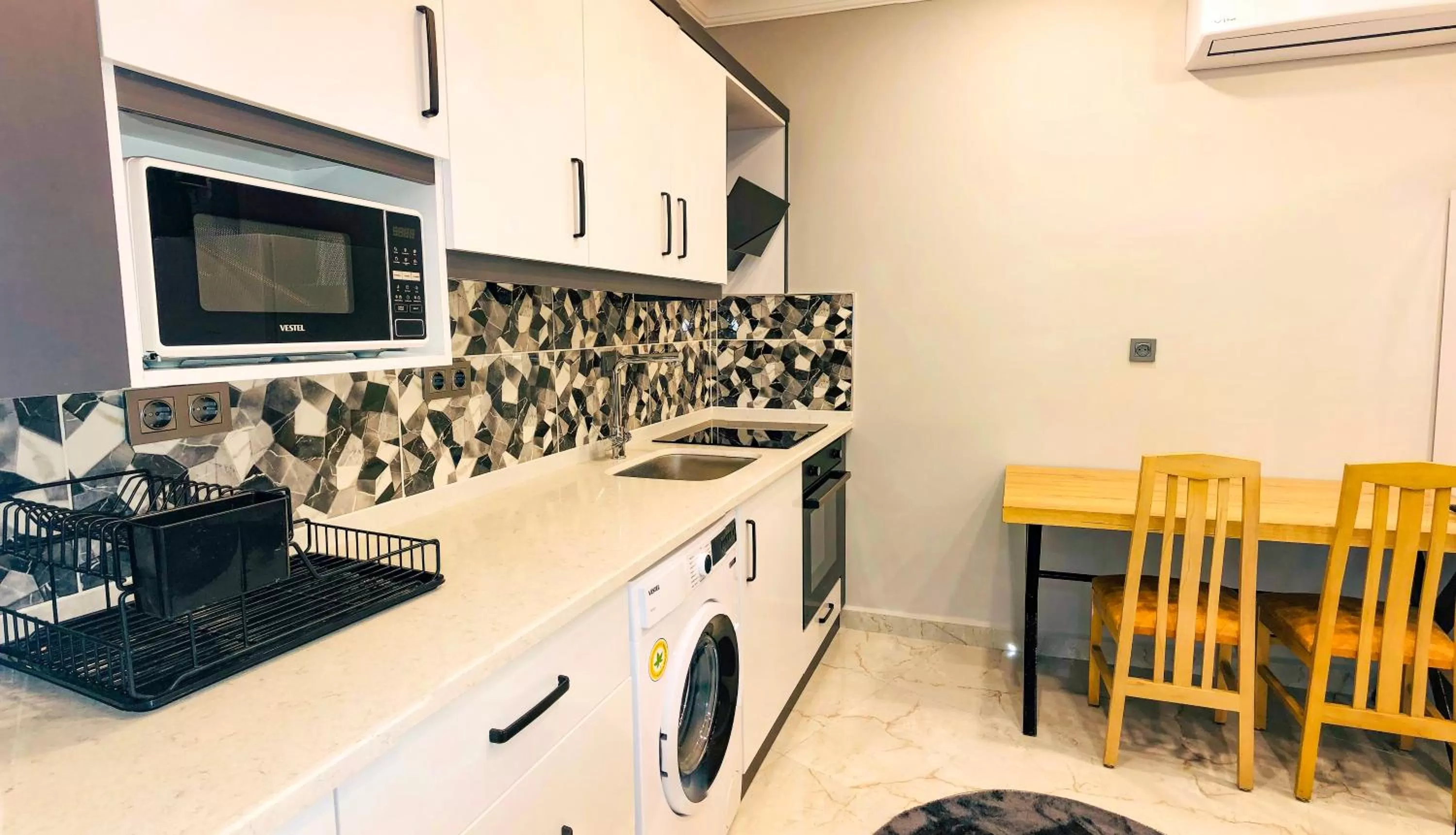 Coffee/tea facilities, Kitchen/Kitchenette in Paradiso Günlük Kiralık Daireler Only Room