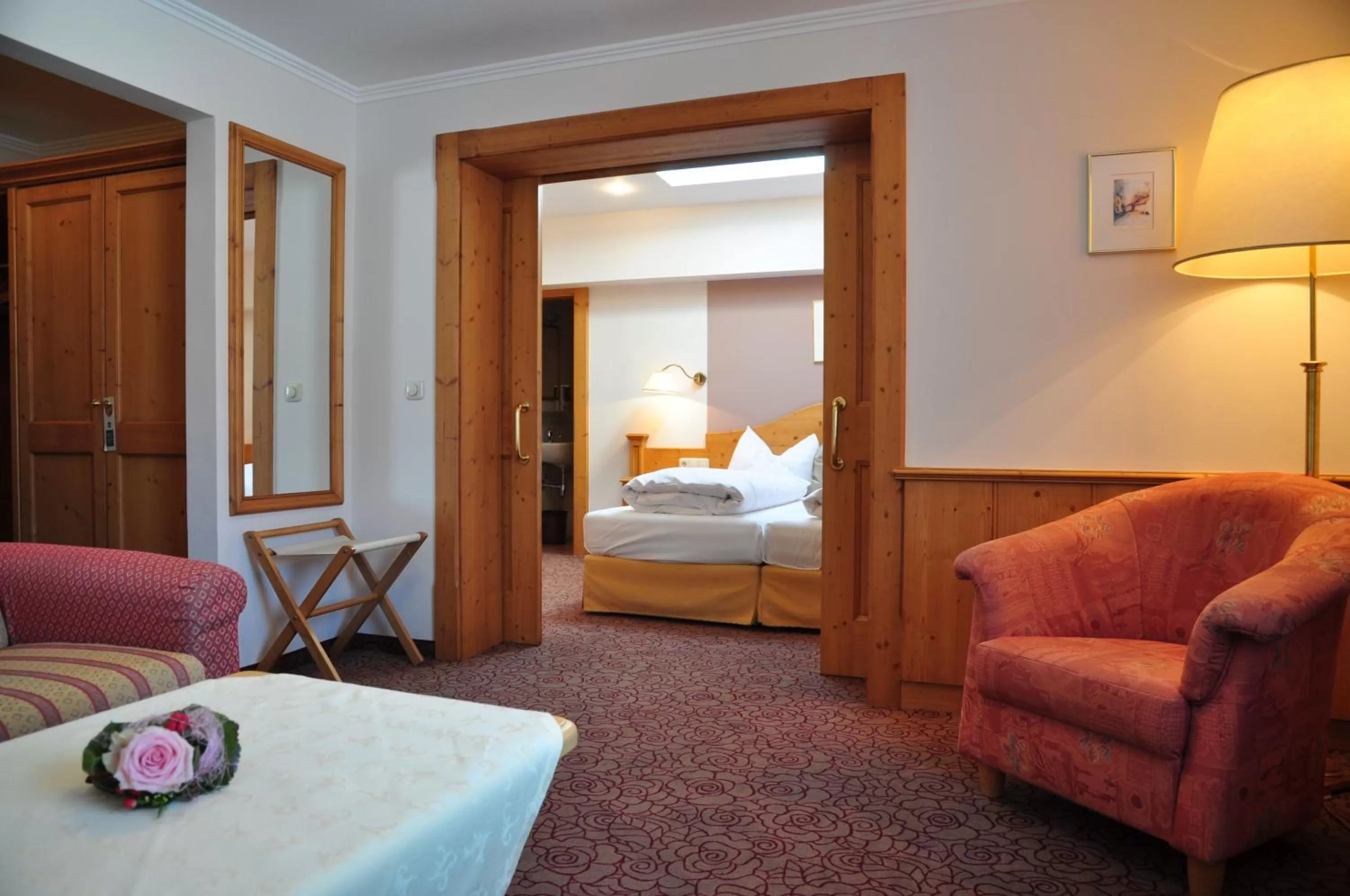 Photo of the whole room, Bed in Alpenrose Kufstein