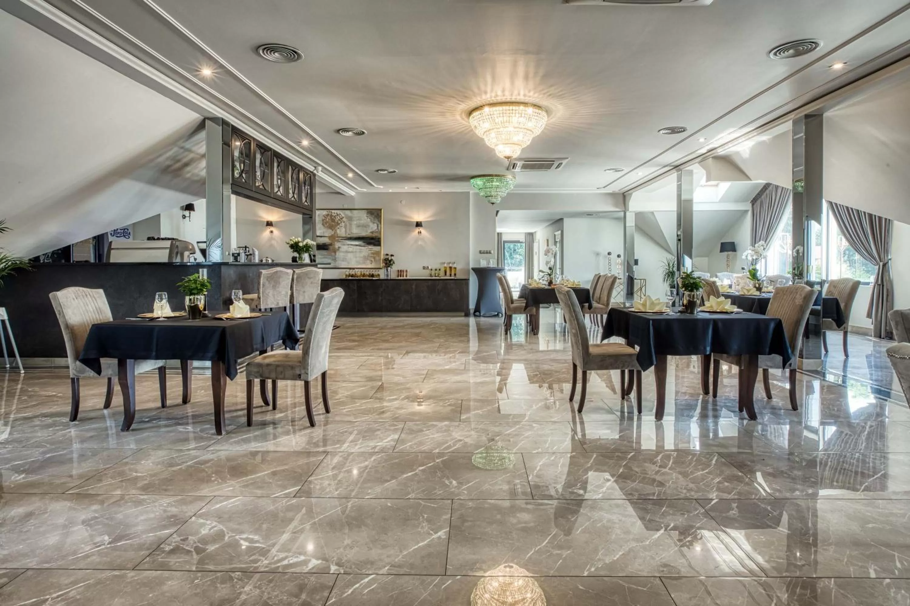 Restaurant/places to eat in Hotel Biały Dom