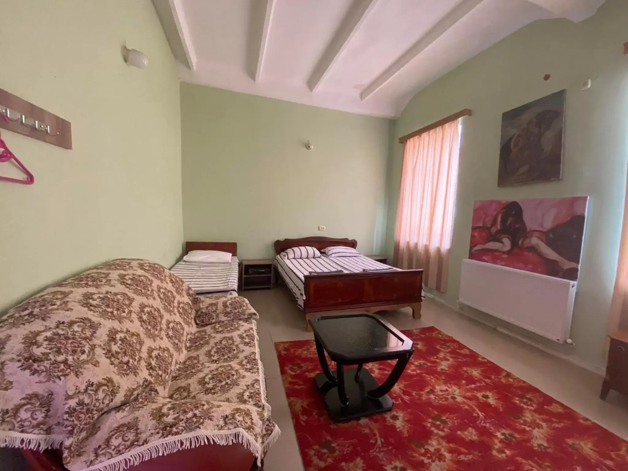 Triple Room with Shared Bathroom in Hostel Golden Fleece Triple Room with Shared Bathroom in Hostel Golden Fleece