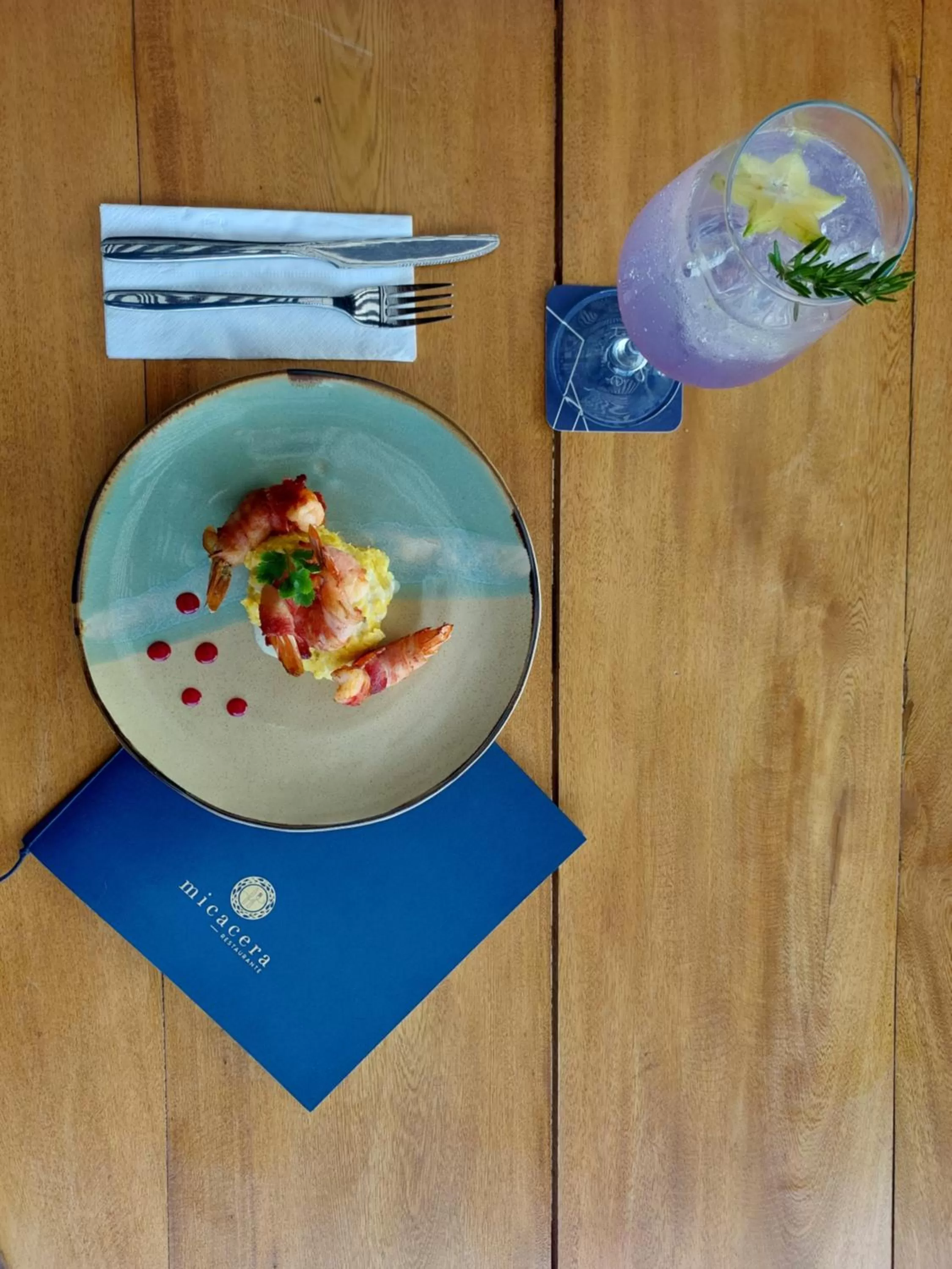 Restaurant/places to eat in Casa Rose Hotel