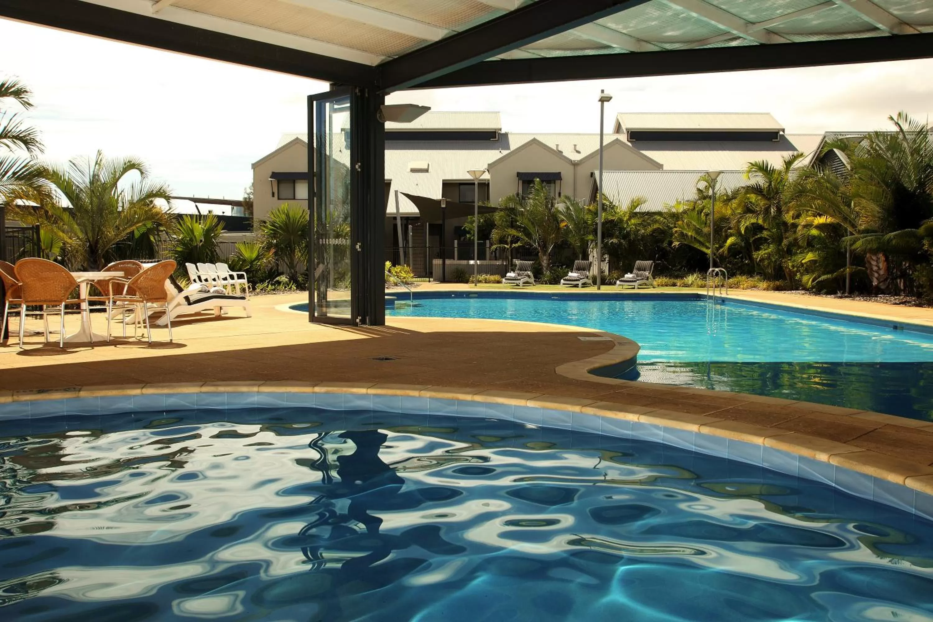 Swimming pool in Mantra Geraldton