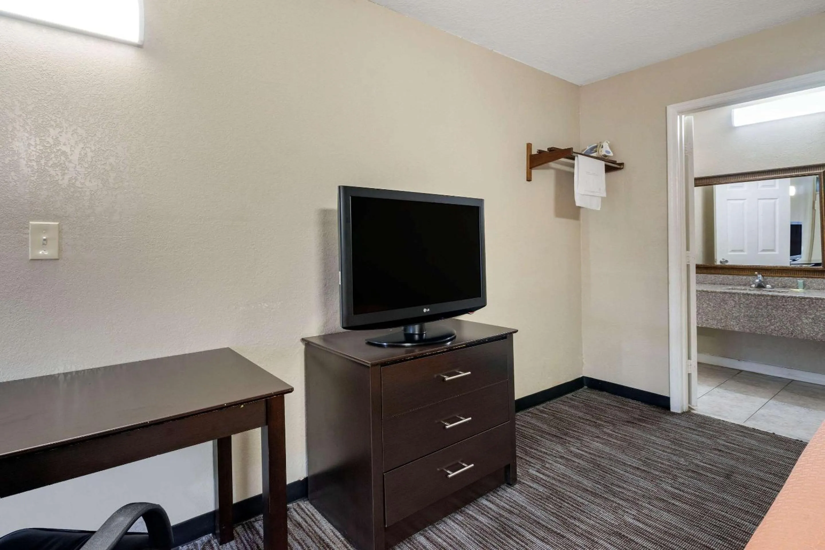 Bathroom in Rodeway Inn Clearwater-Largo