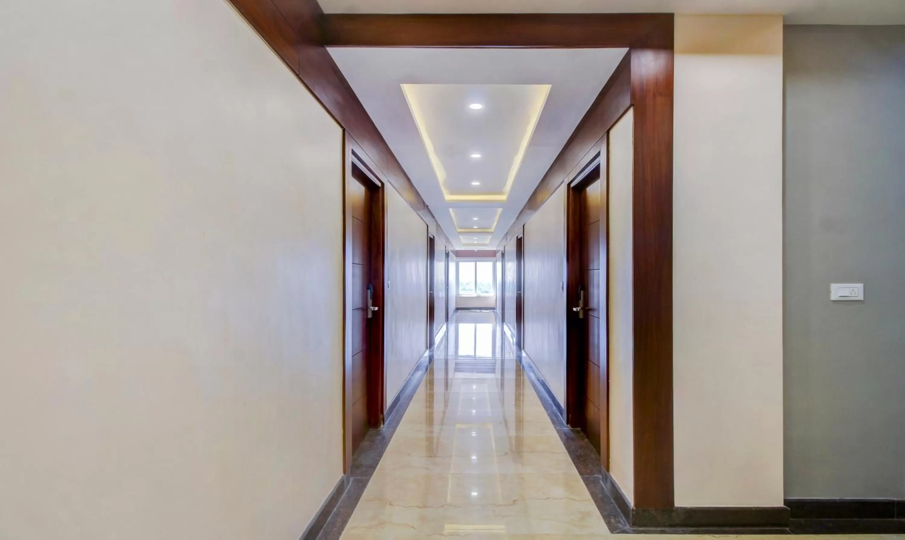 Lobby or reception in Treebo The Meridian, 10 Mins To Mahatma Gandhi Park