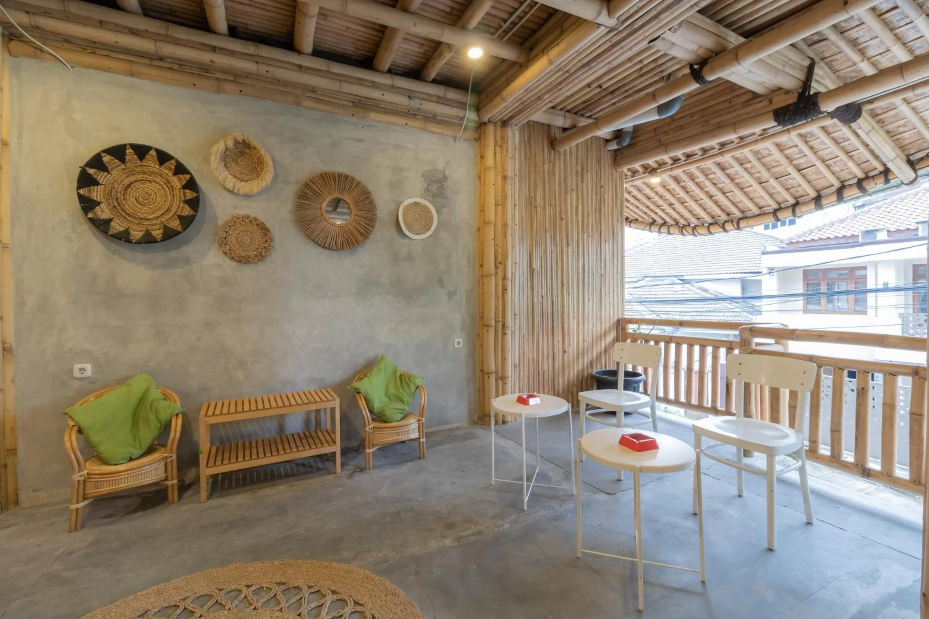 Restaurant/places to eat in Urbanview Ta-ke Residence Blok M