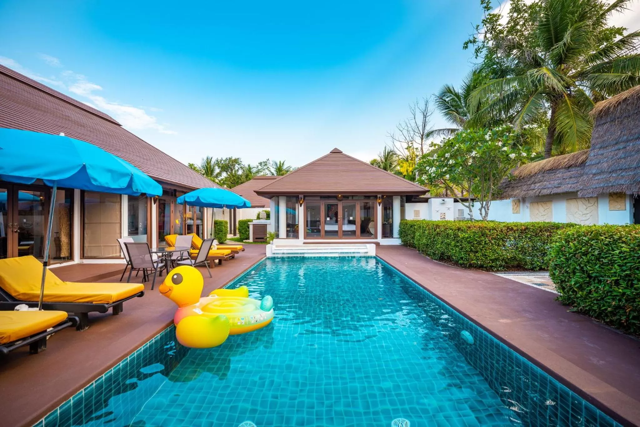 Swimming pool in Dhevan Dara Resort & Spa Hua Hin - Pool Villa
