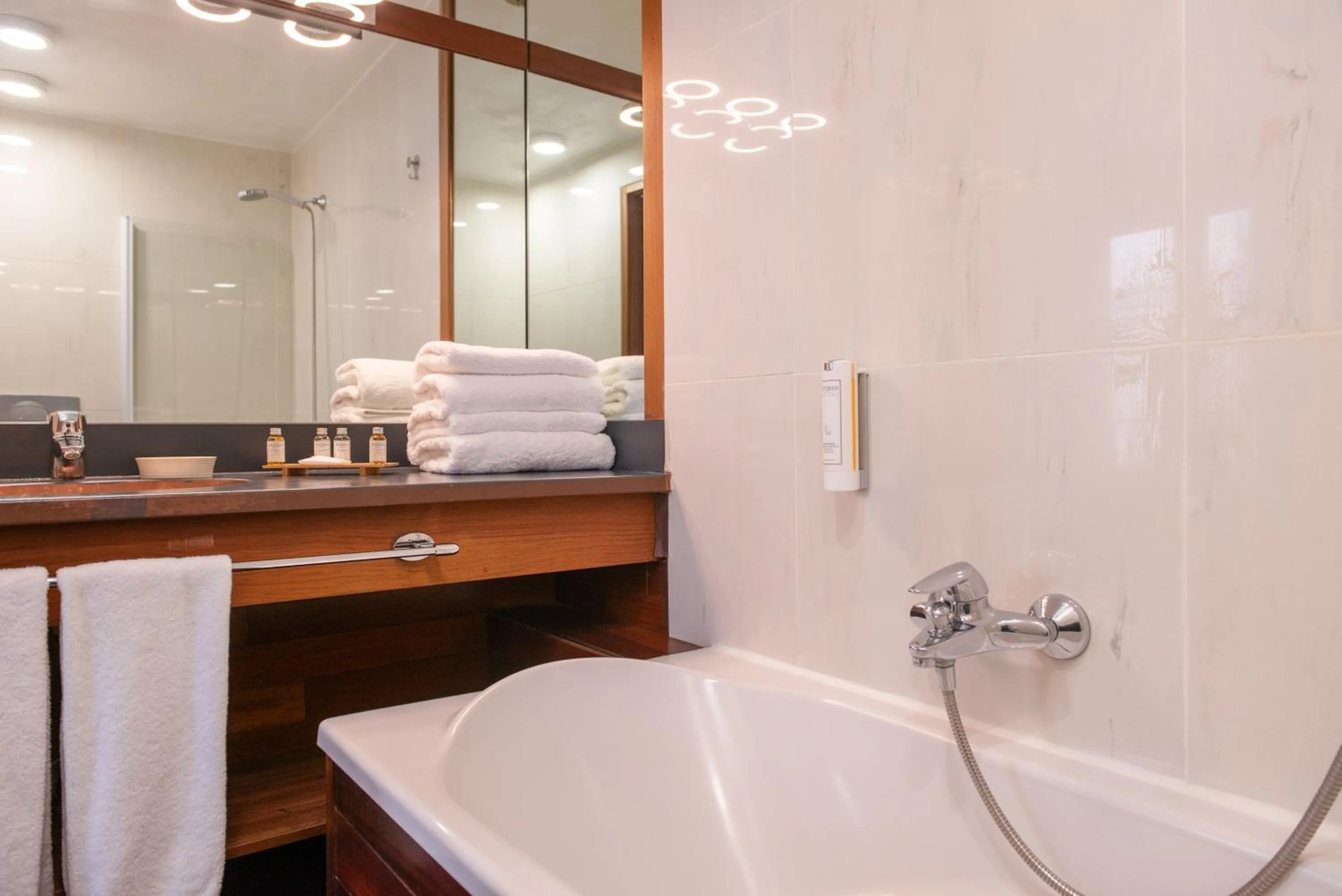 Bathroom in Hotel George Sand Opéra Paris