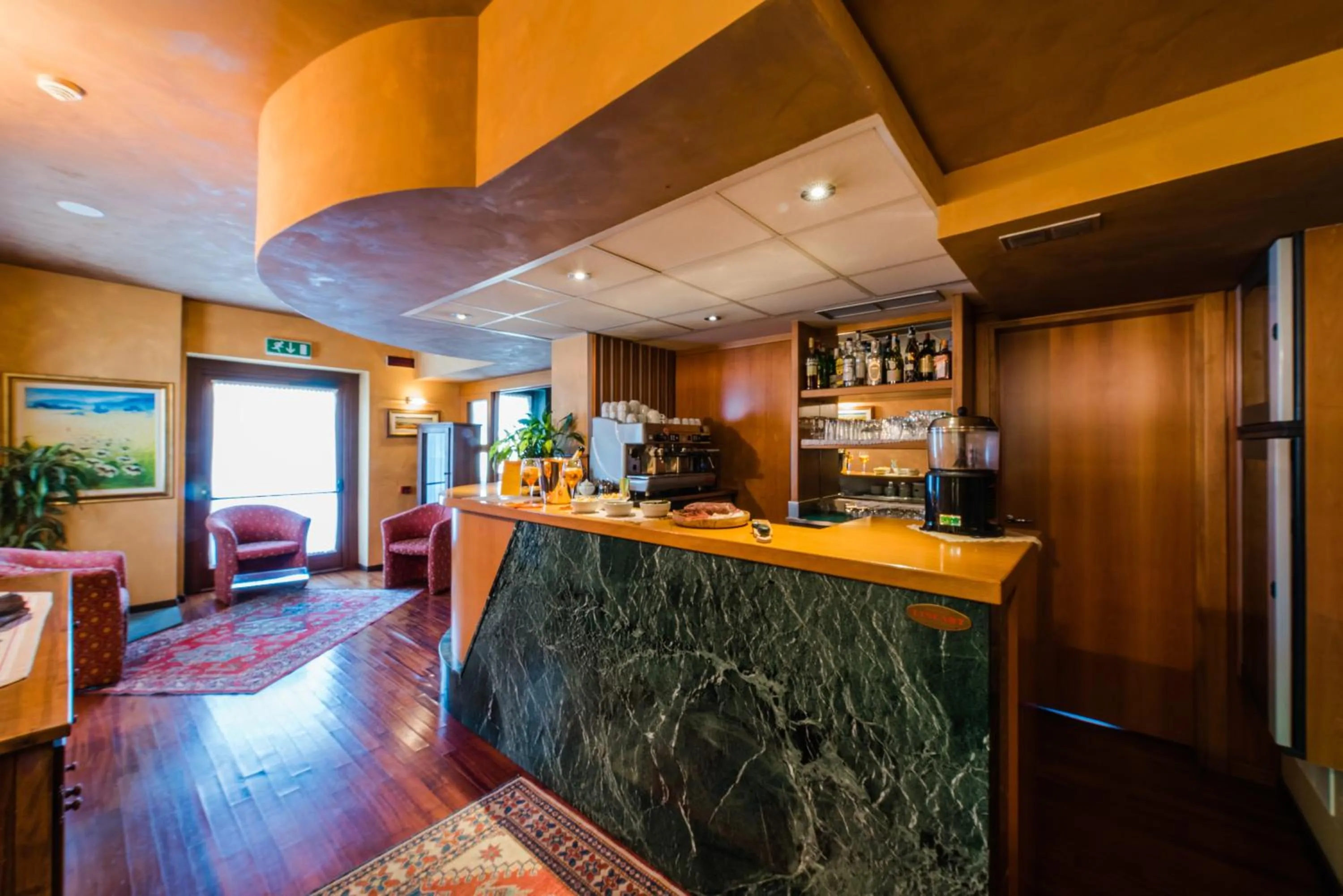 Lounge or bar in Hotel Au Soleil