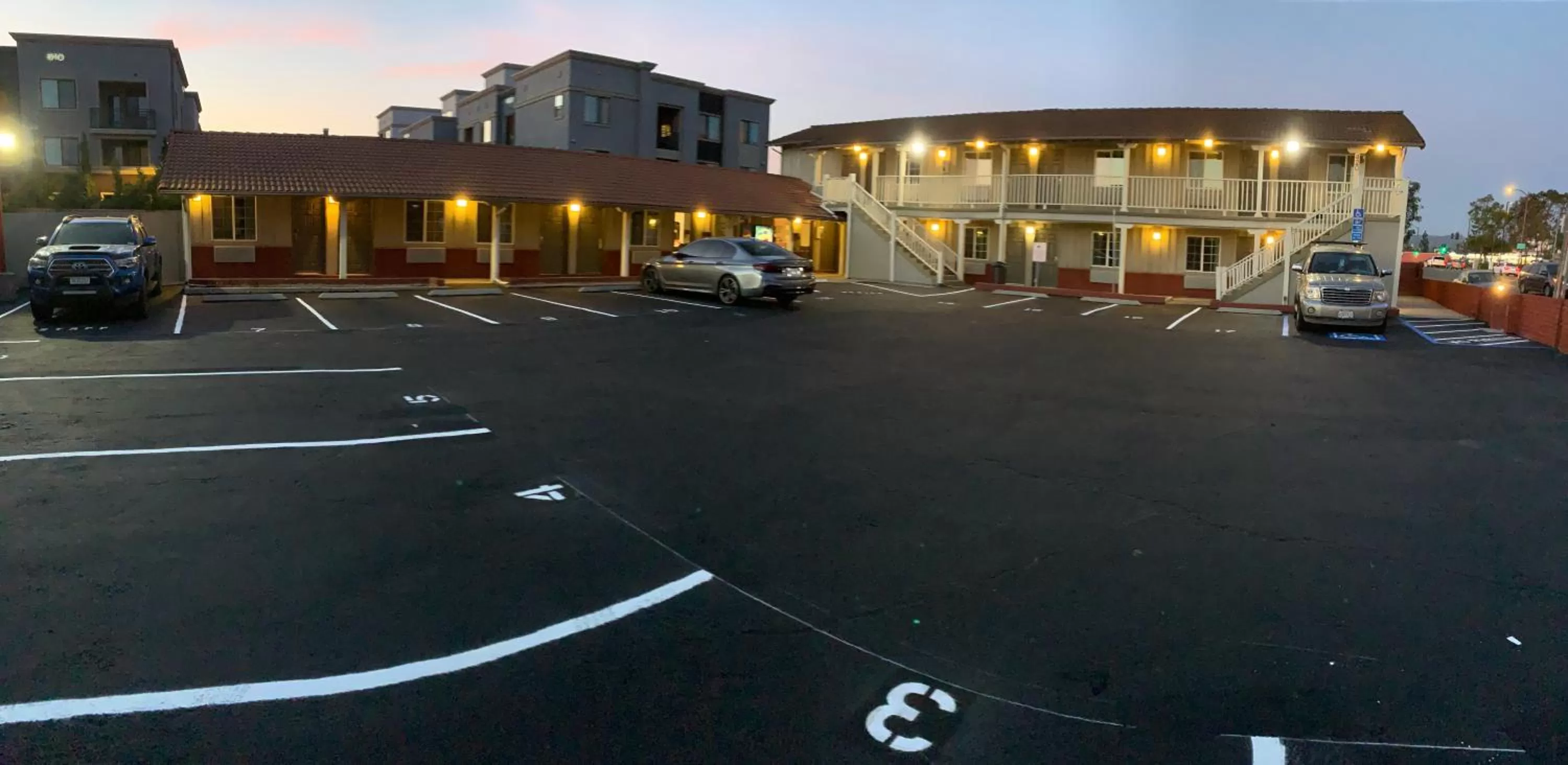 Property building in Escondido Inn