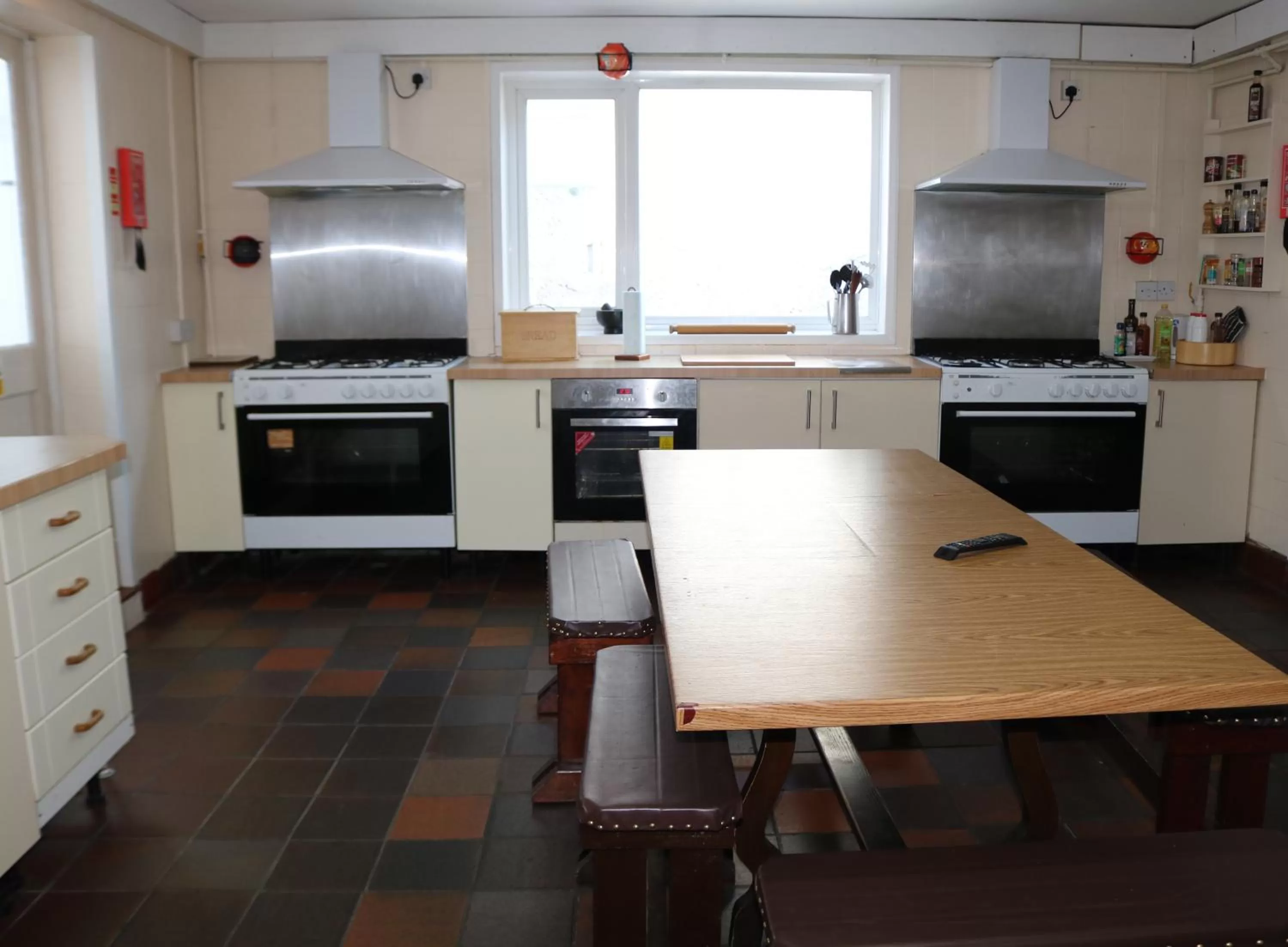 Communal kitchen in Littlestone Hotel