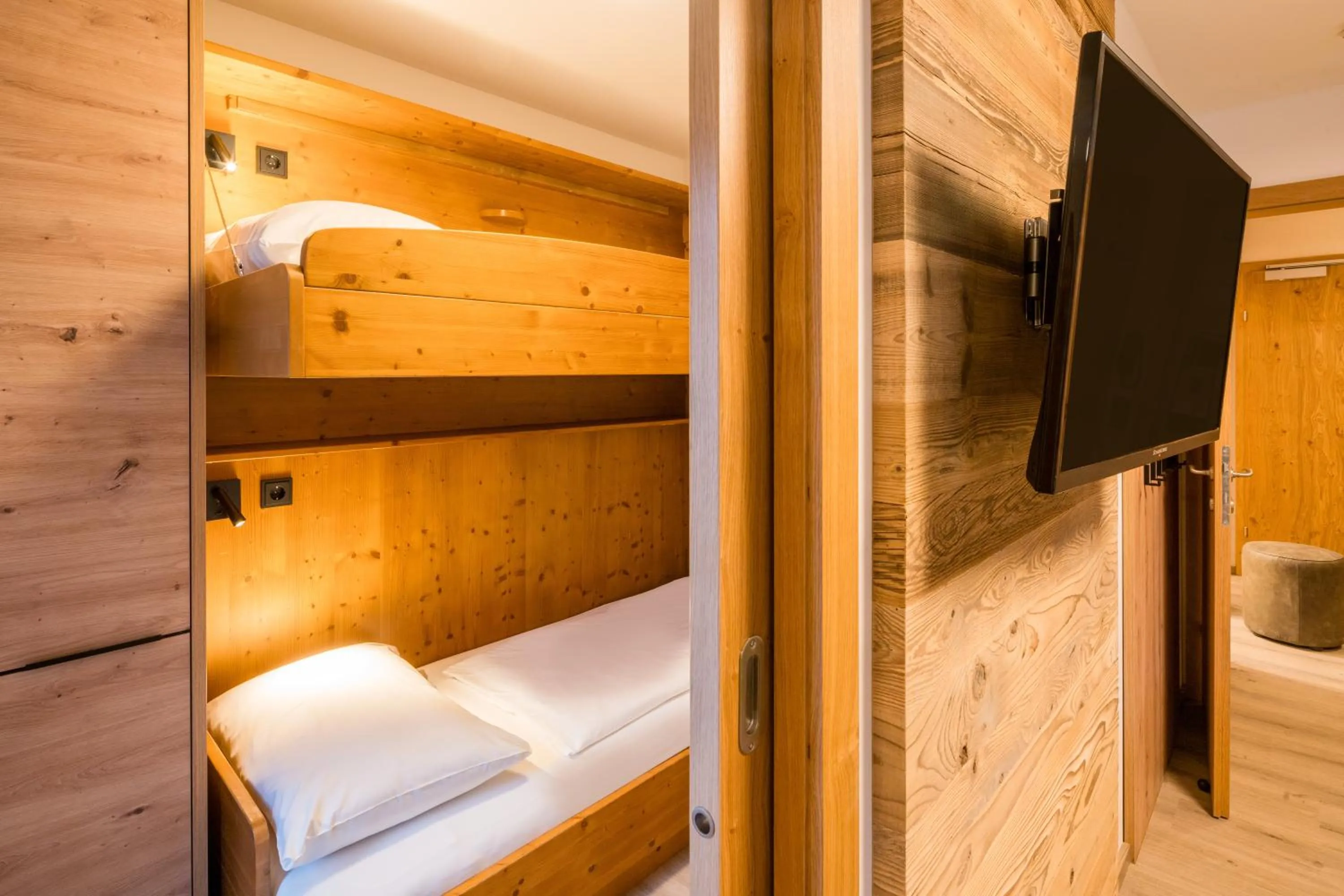 Bedroom, Bed in Hotel Grüner Baum