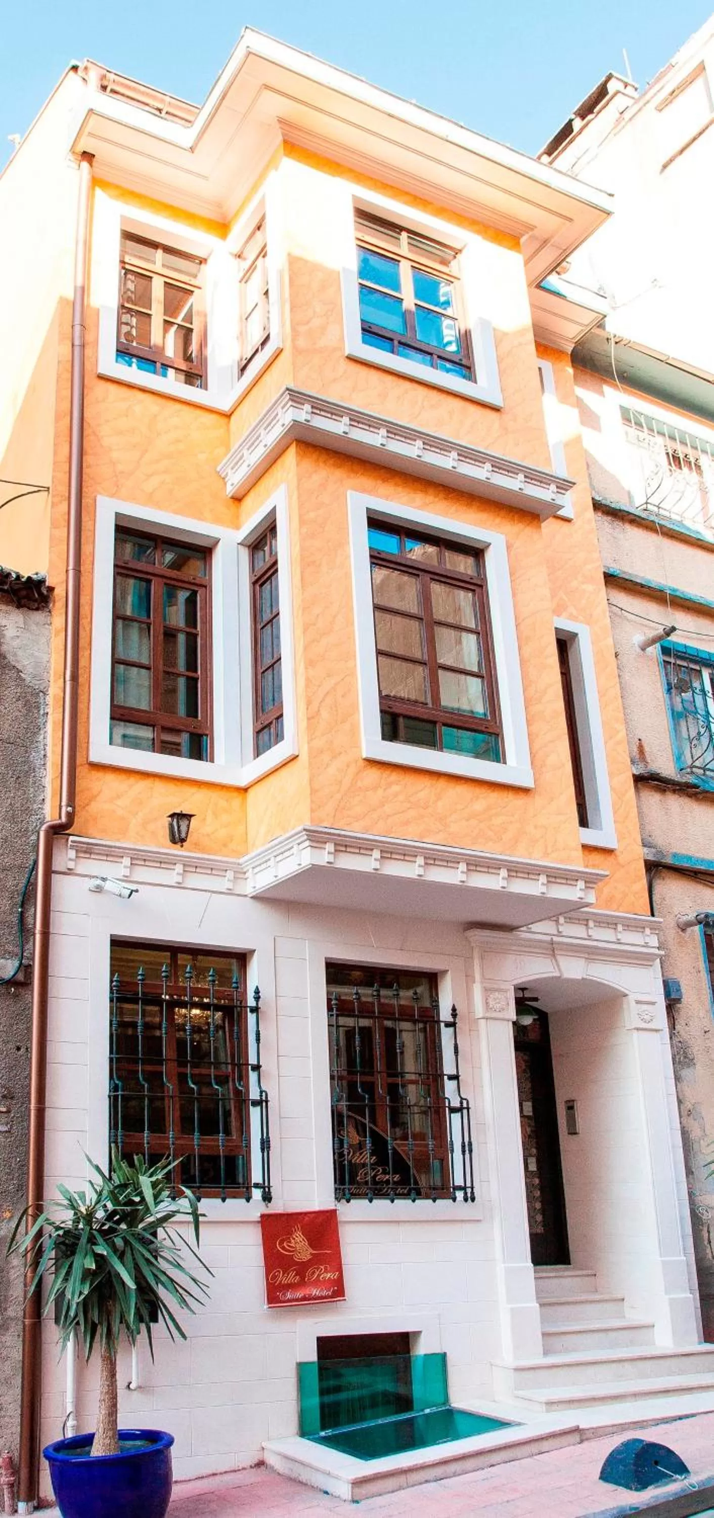 Property building in Villa Pera Suite Hotel