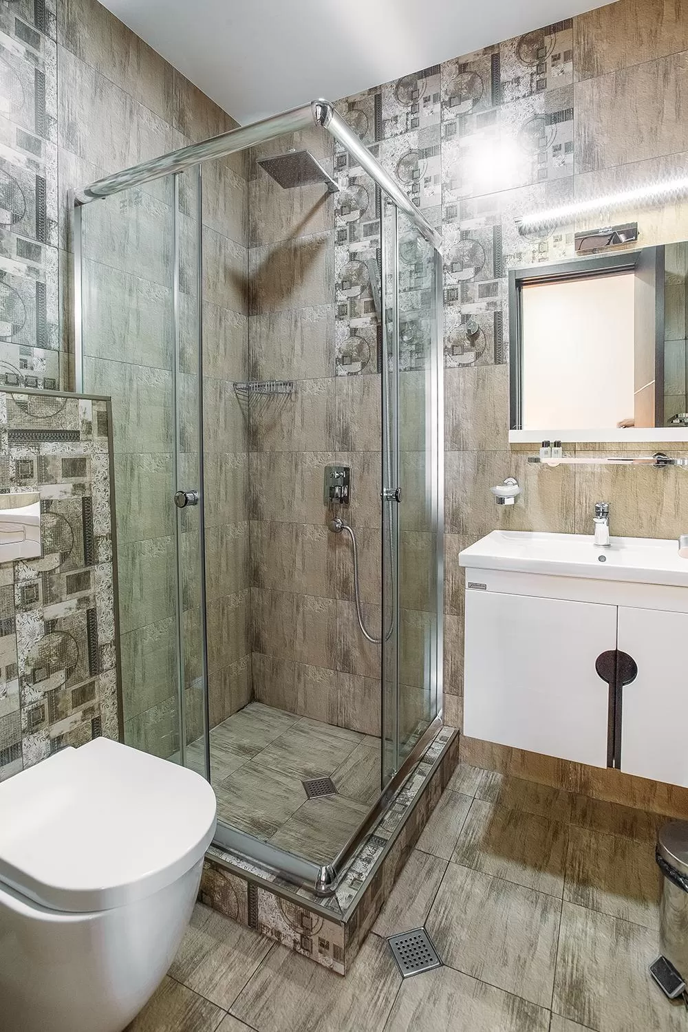 Shower in Hotel Aivani Old Tbilisi