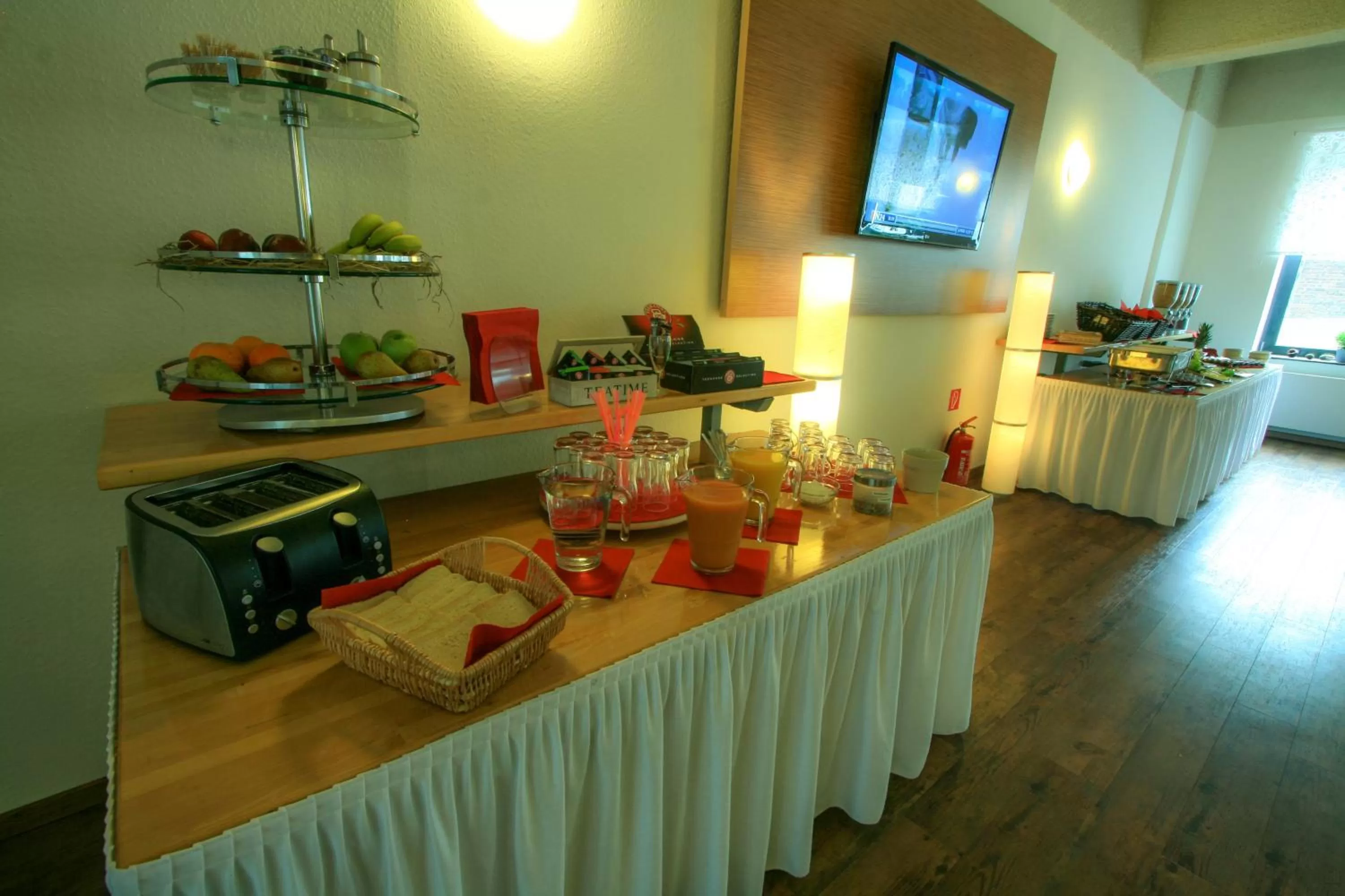 Buffet breakfast in T3 Hotel Cityloft