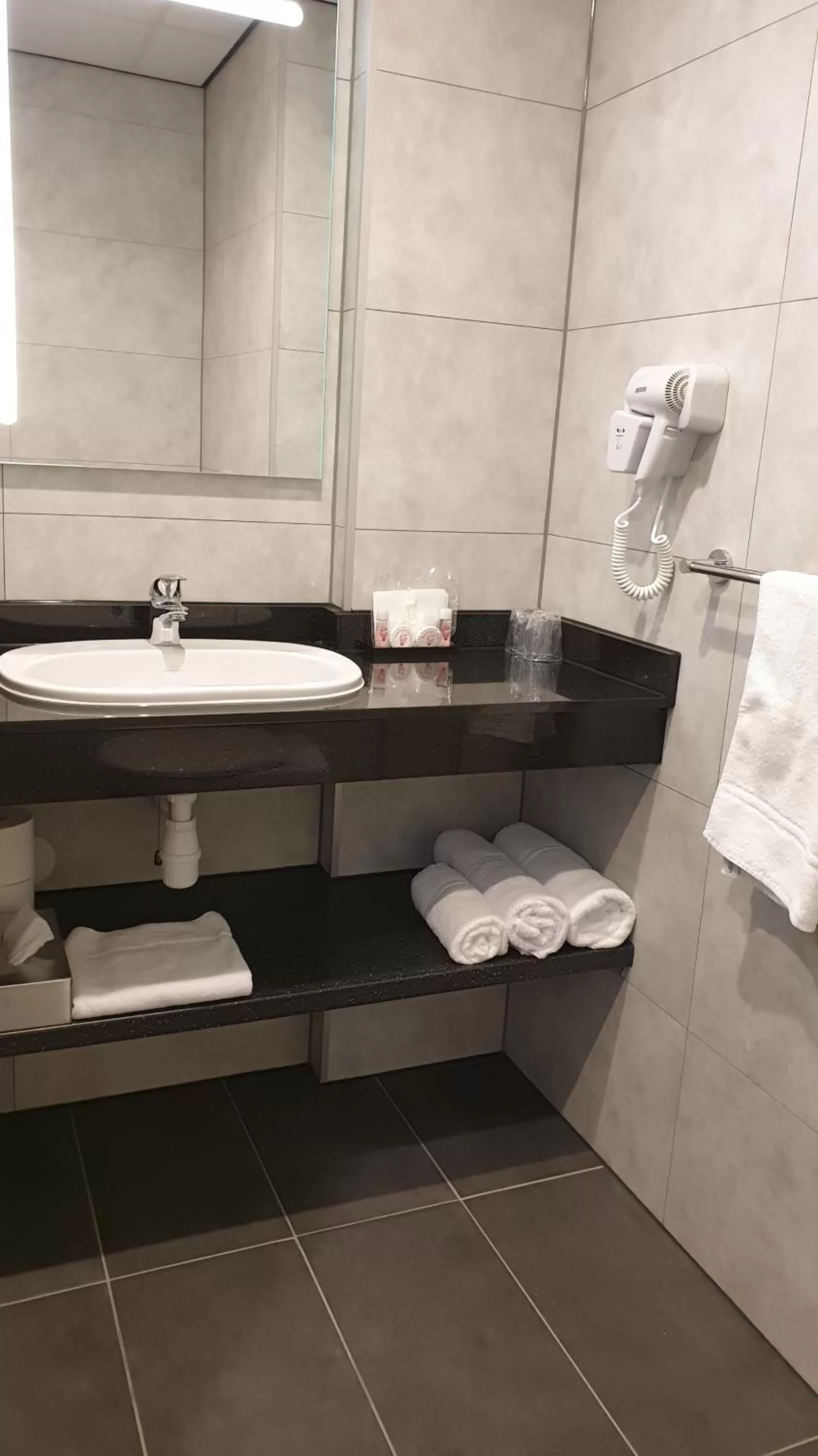 Toilet in Atlas Hotel Holiday