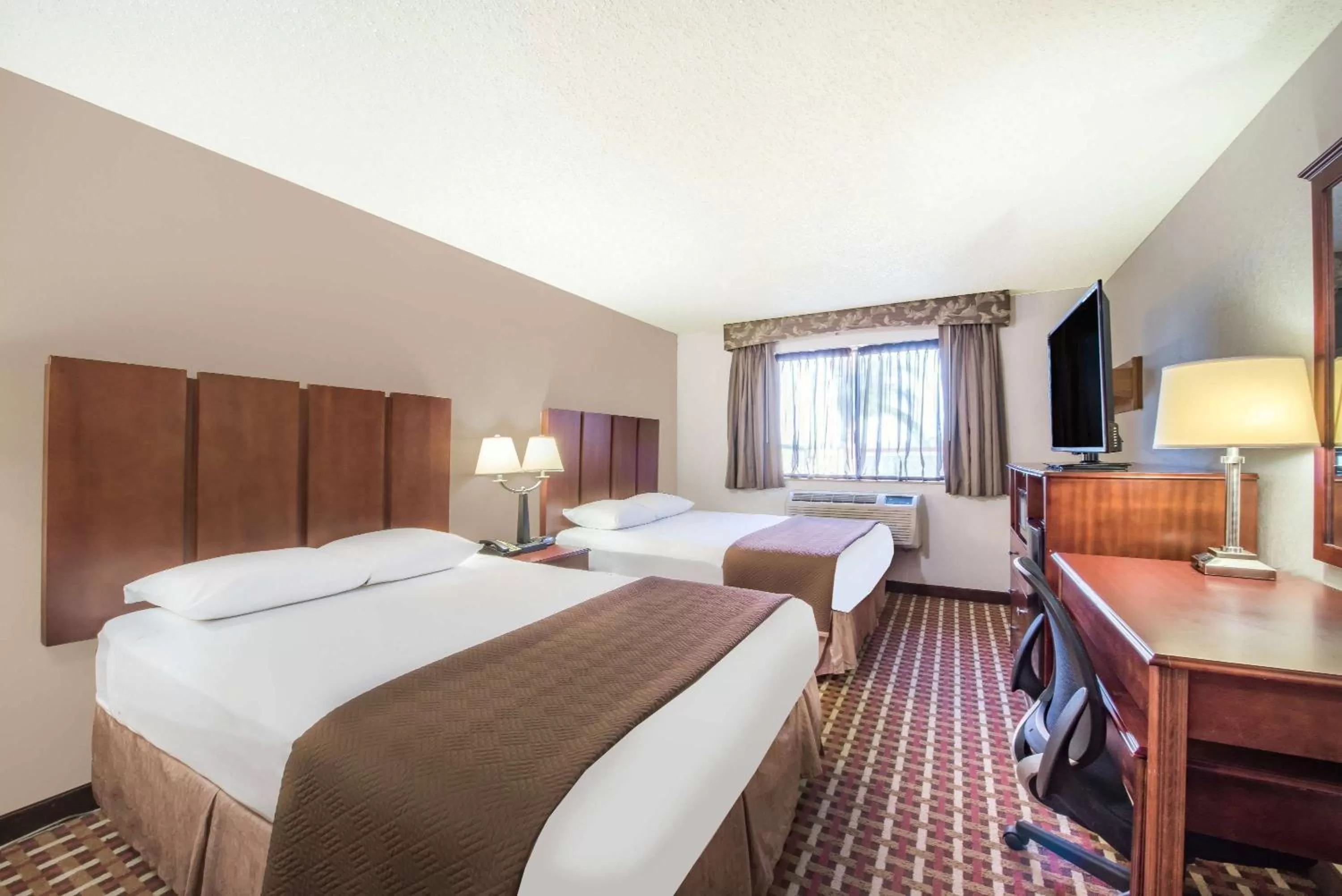 Photo of the whole room, Bed in Super 8 by Wyndham Harlingen TX