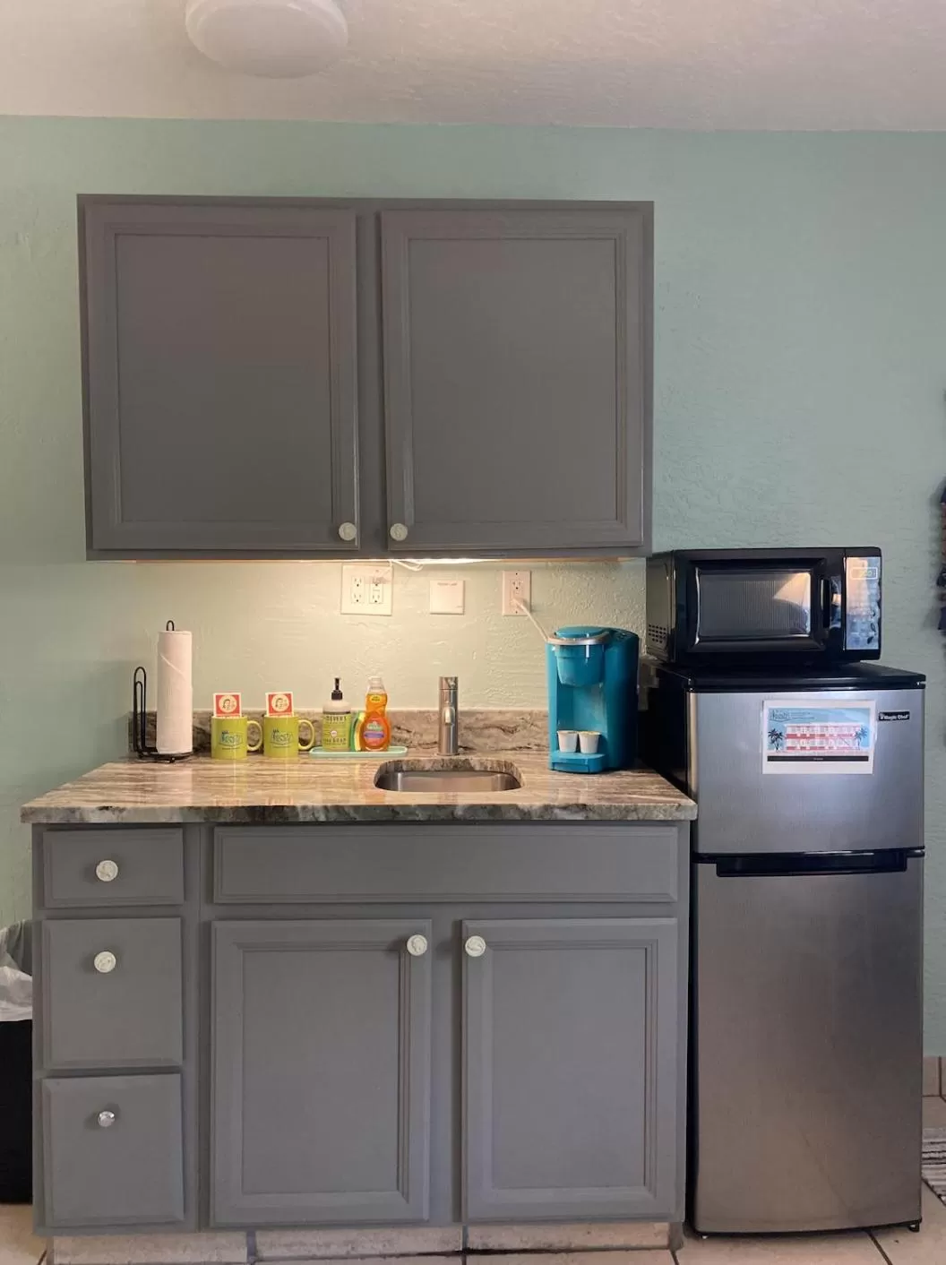 Kitchen or kitchenette, Kitchen/Kitchenette in The Beach House - Treasure Island