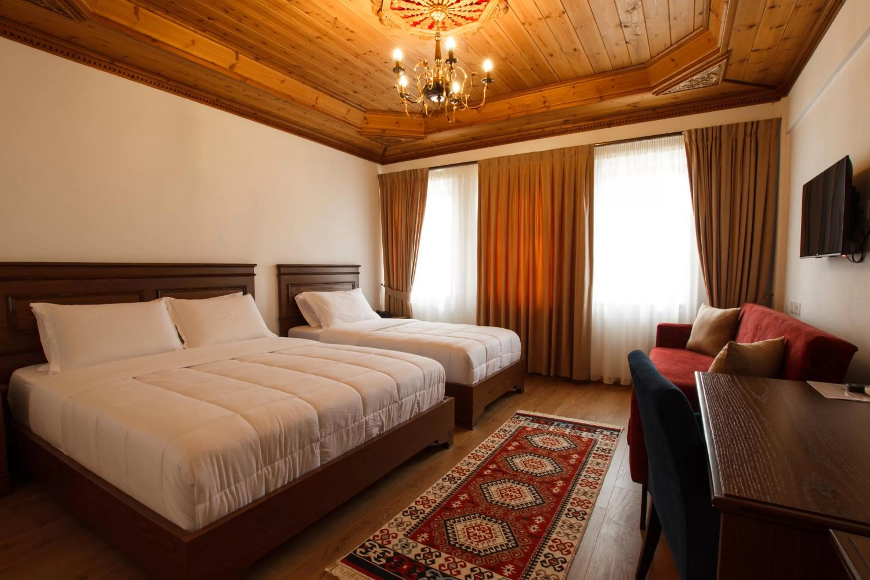 Photo of the whole room, Bed in Rose Garden Hotel