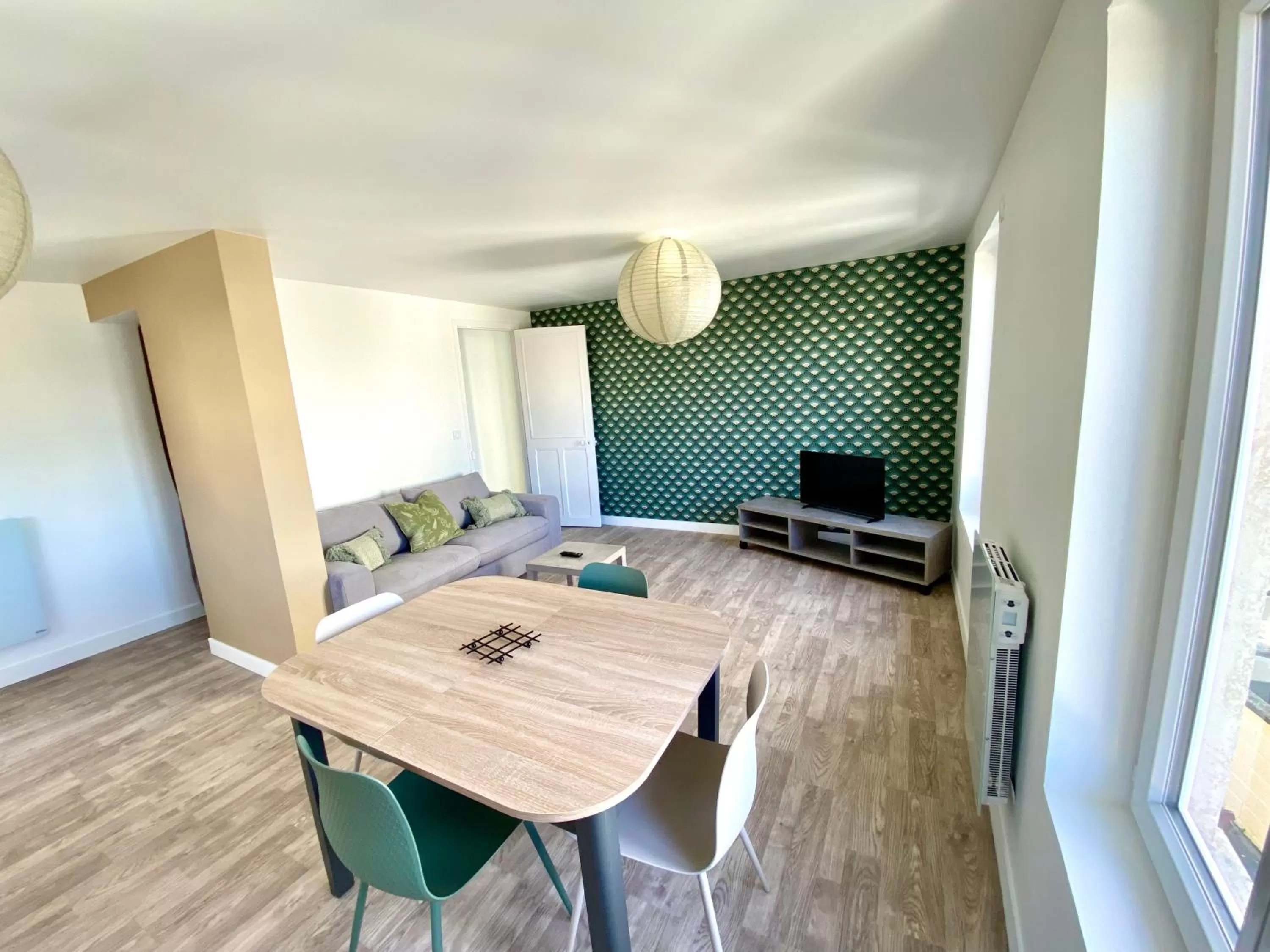 Communal lounge/ TV room in Bienvenue chez vous, Déplacement Pro