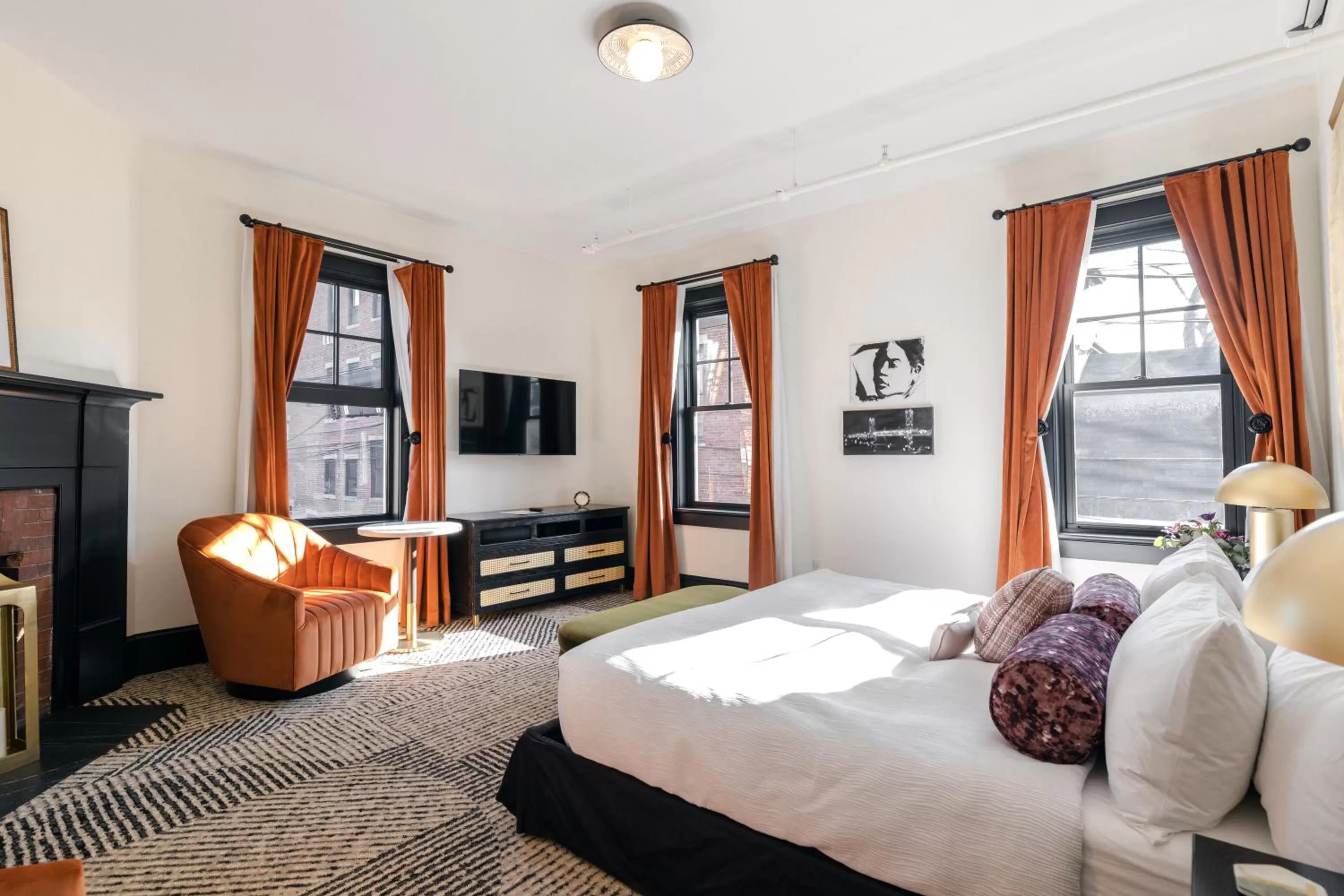 TV and multimedia, Bed in Hotel Thaxter