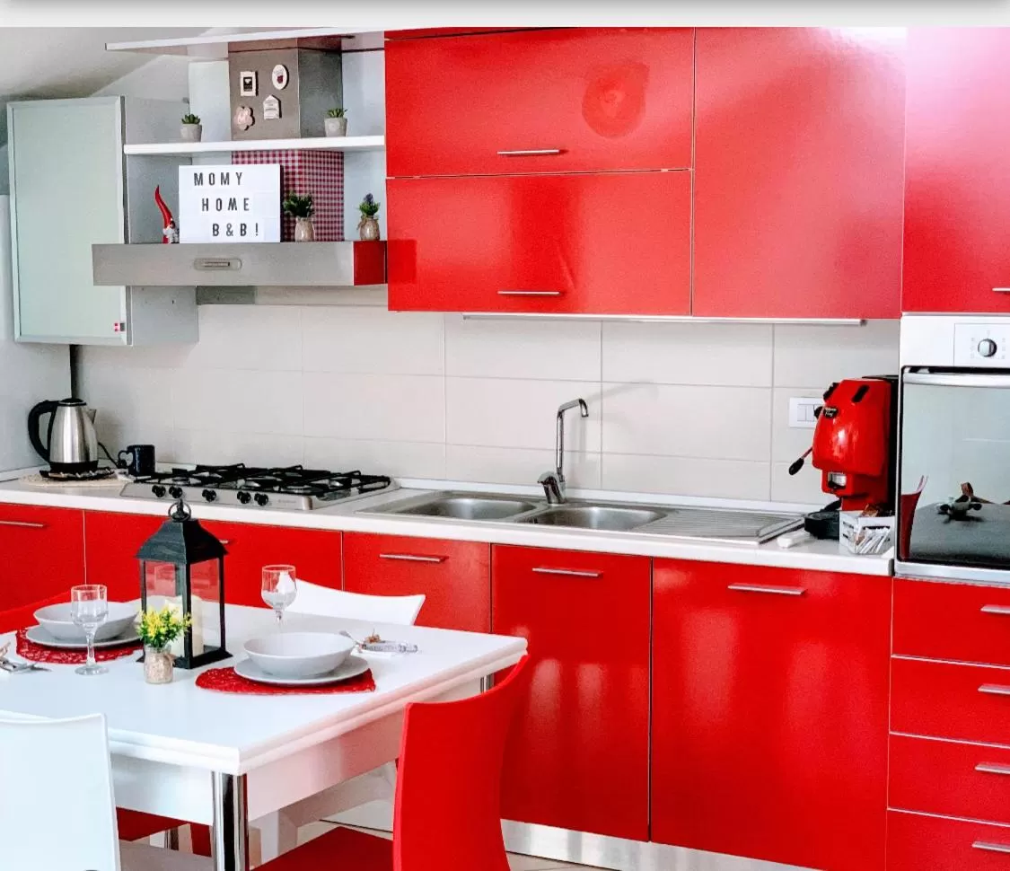 Kitchen/Kitchenette in Momy Home