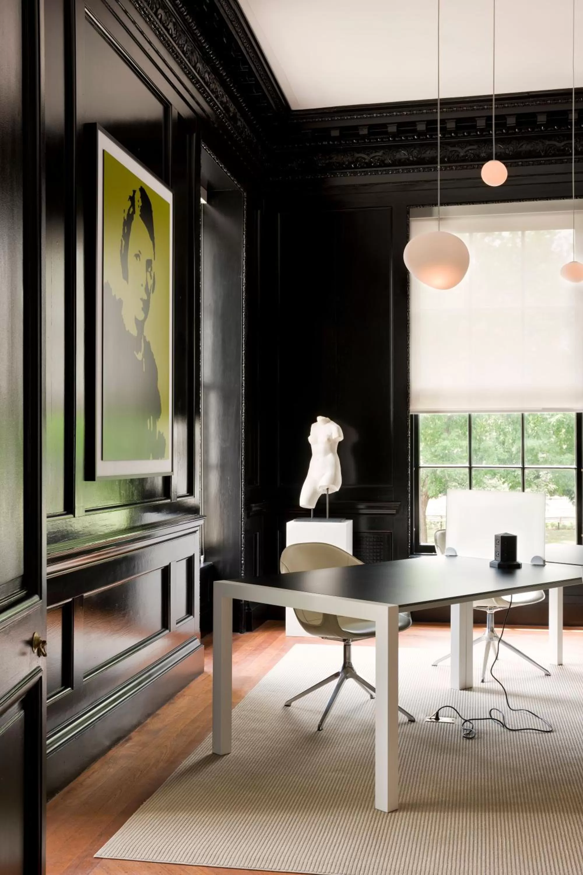 Library in Placemakr Dupont Circle