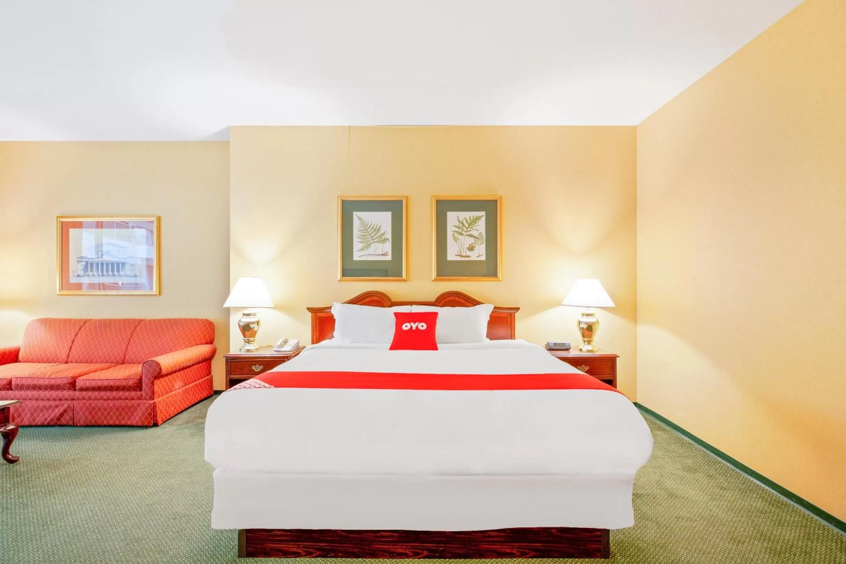 Bedroom, Bed in OYO Hotel St Louis Downtown City Center MO