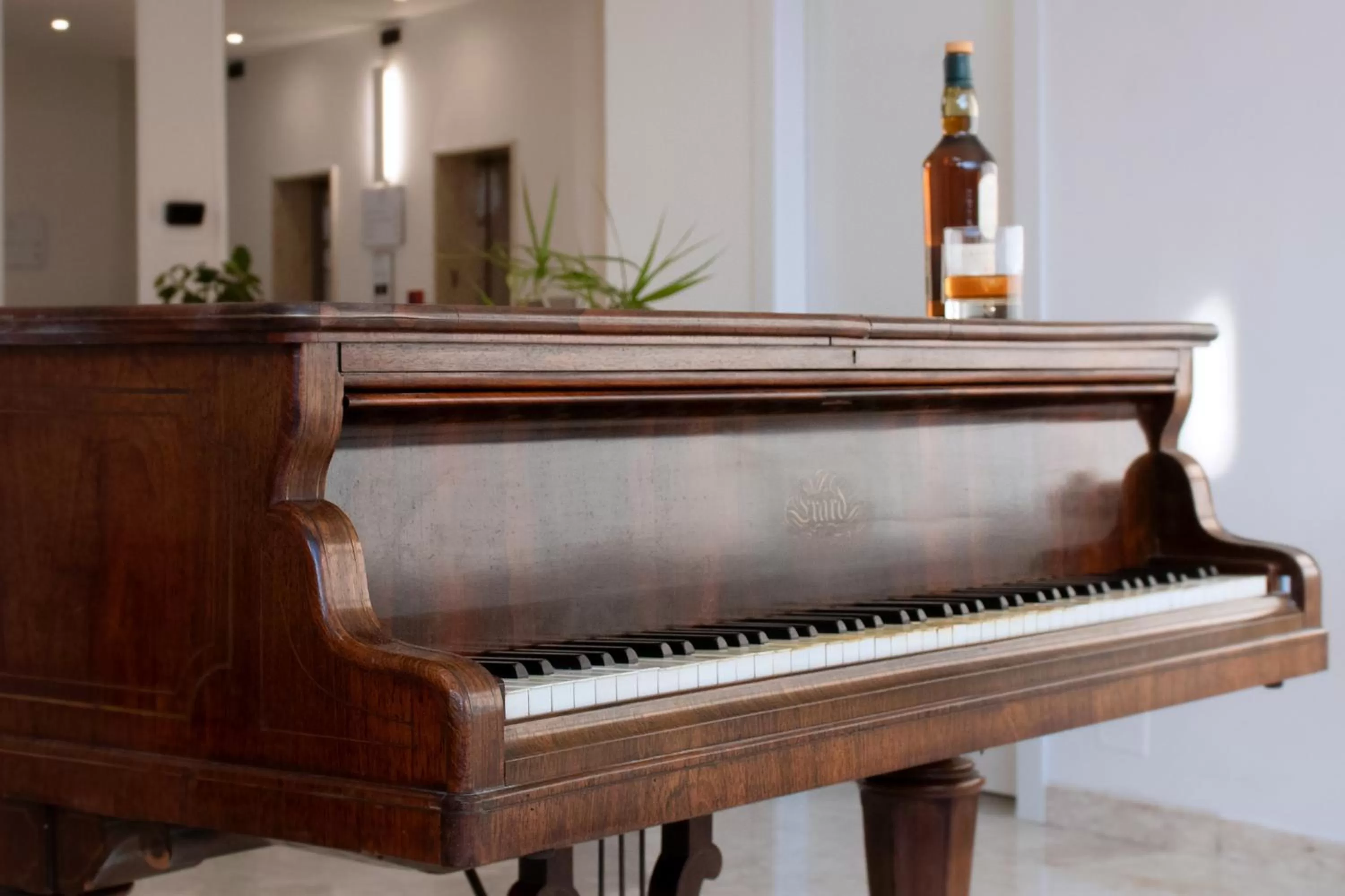 Lobby or reception in CDH Hotel Modena