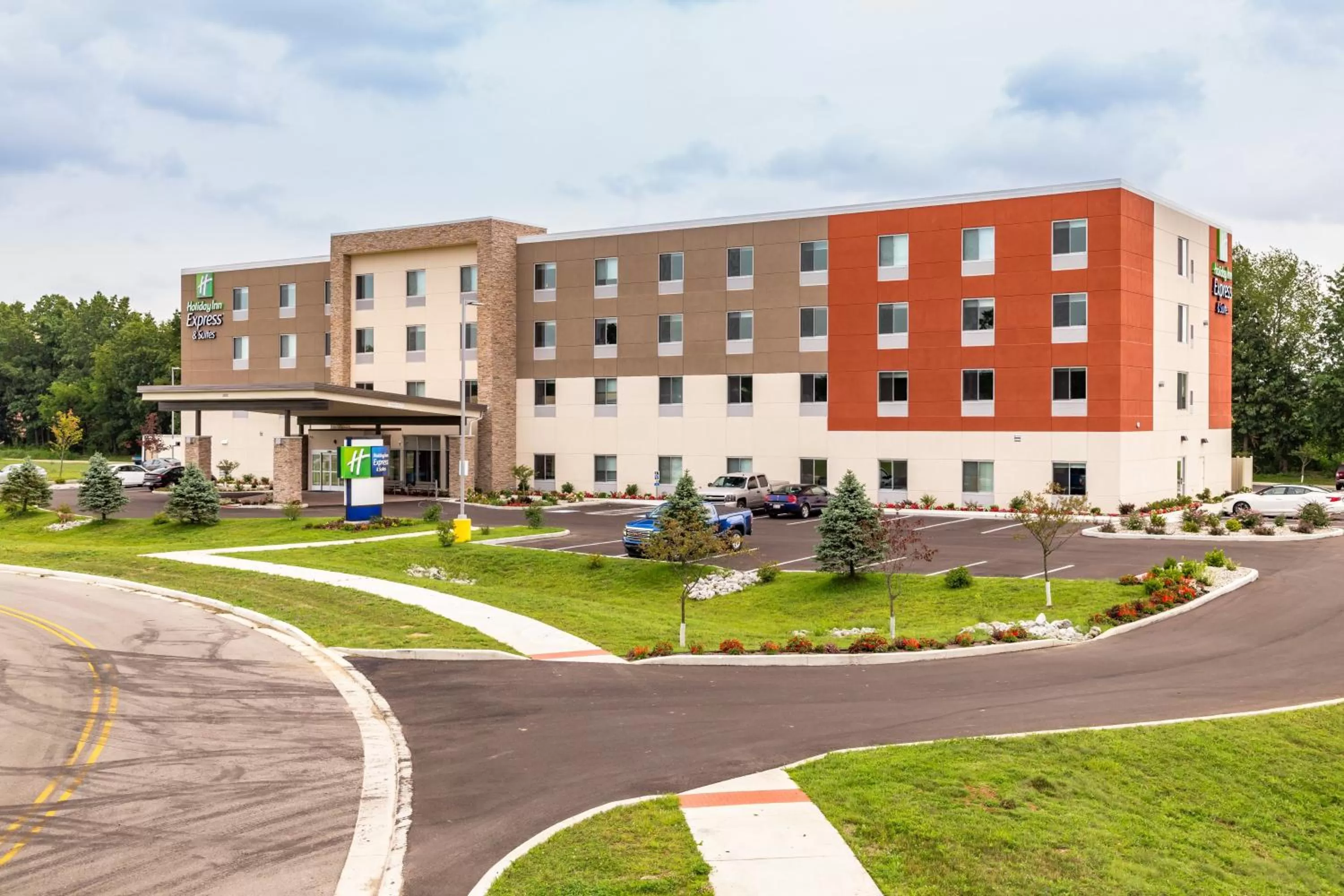 Property building in Holiday Inn Express & Suites - Elkhart North by IHG