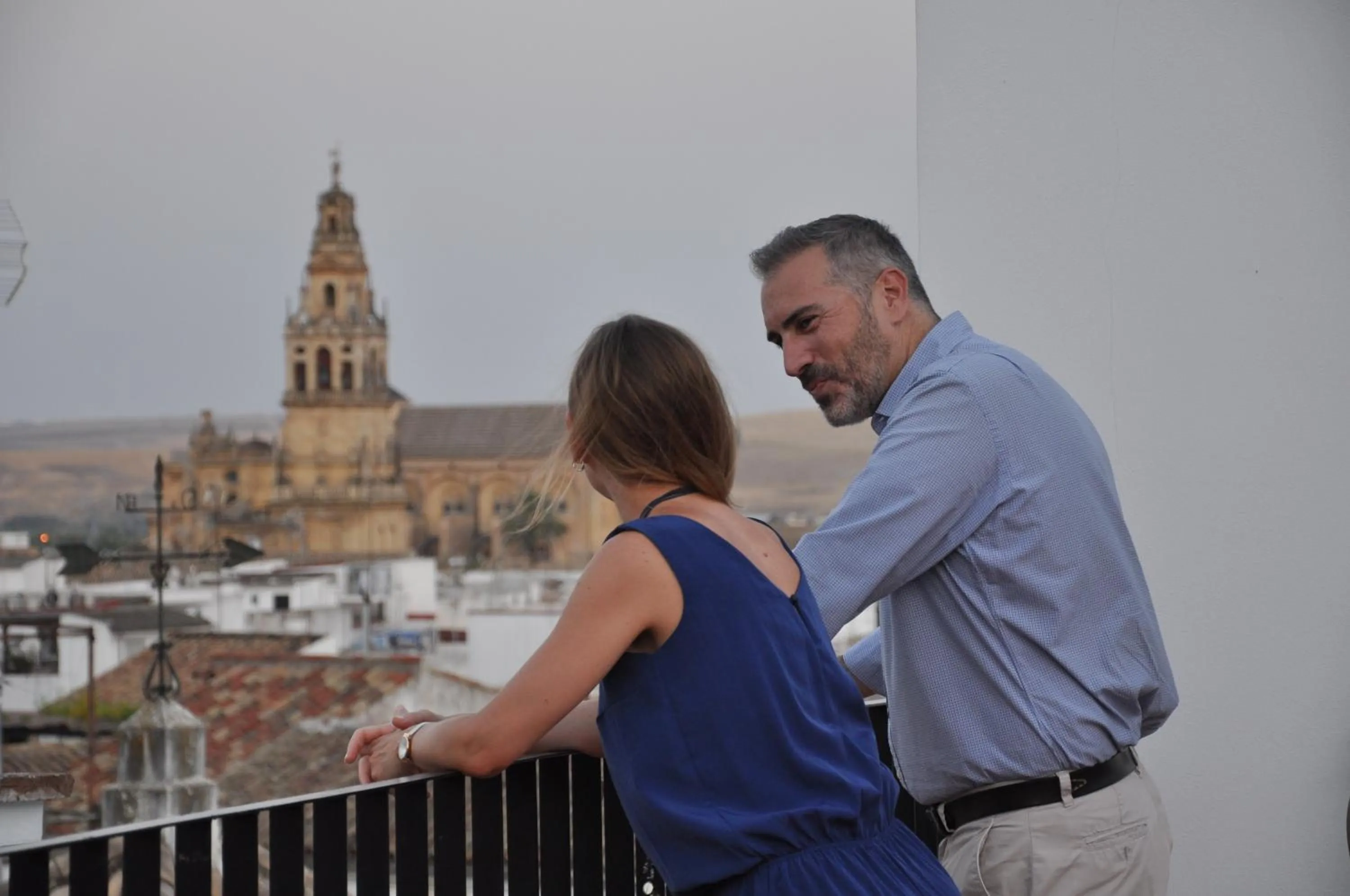People in Patios del Orfebre