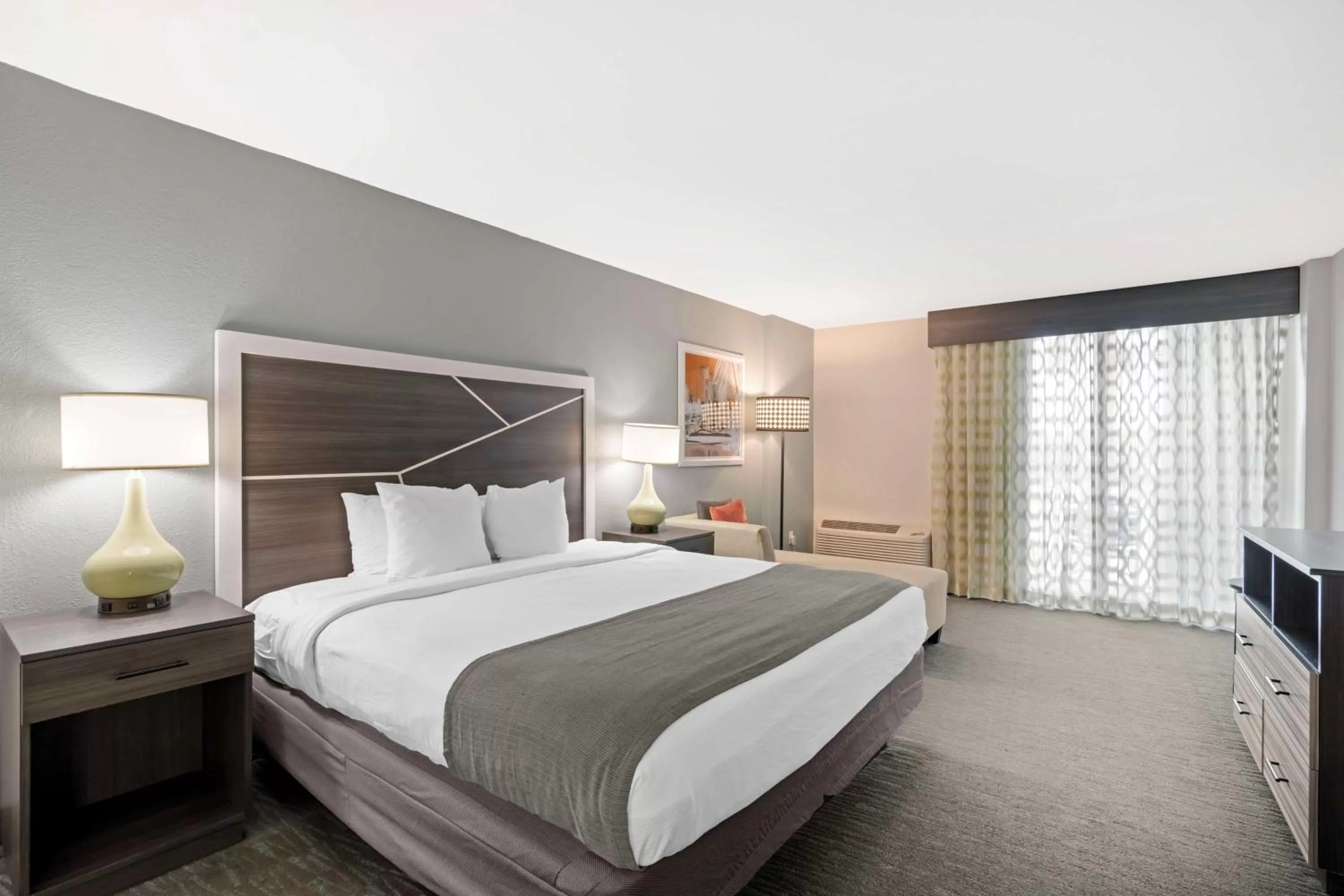 Bedroom, Bed in Best Western Plus Daytona Inn Seabreeze