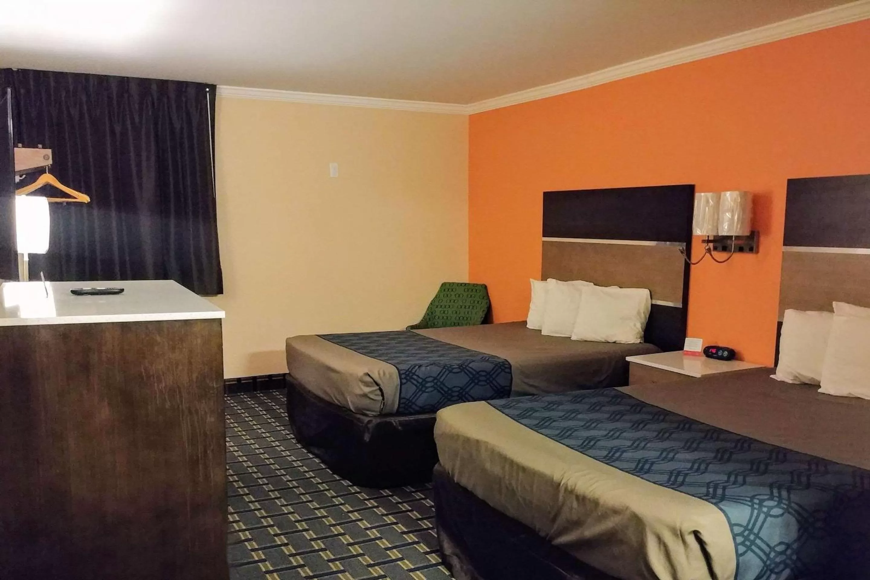 Photo of the whole room in Econo Lodge Milldale - Southington