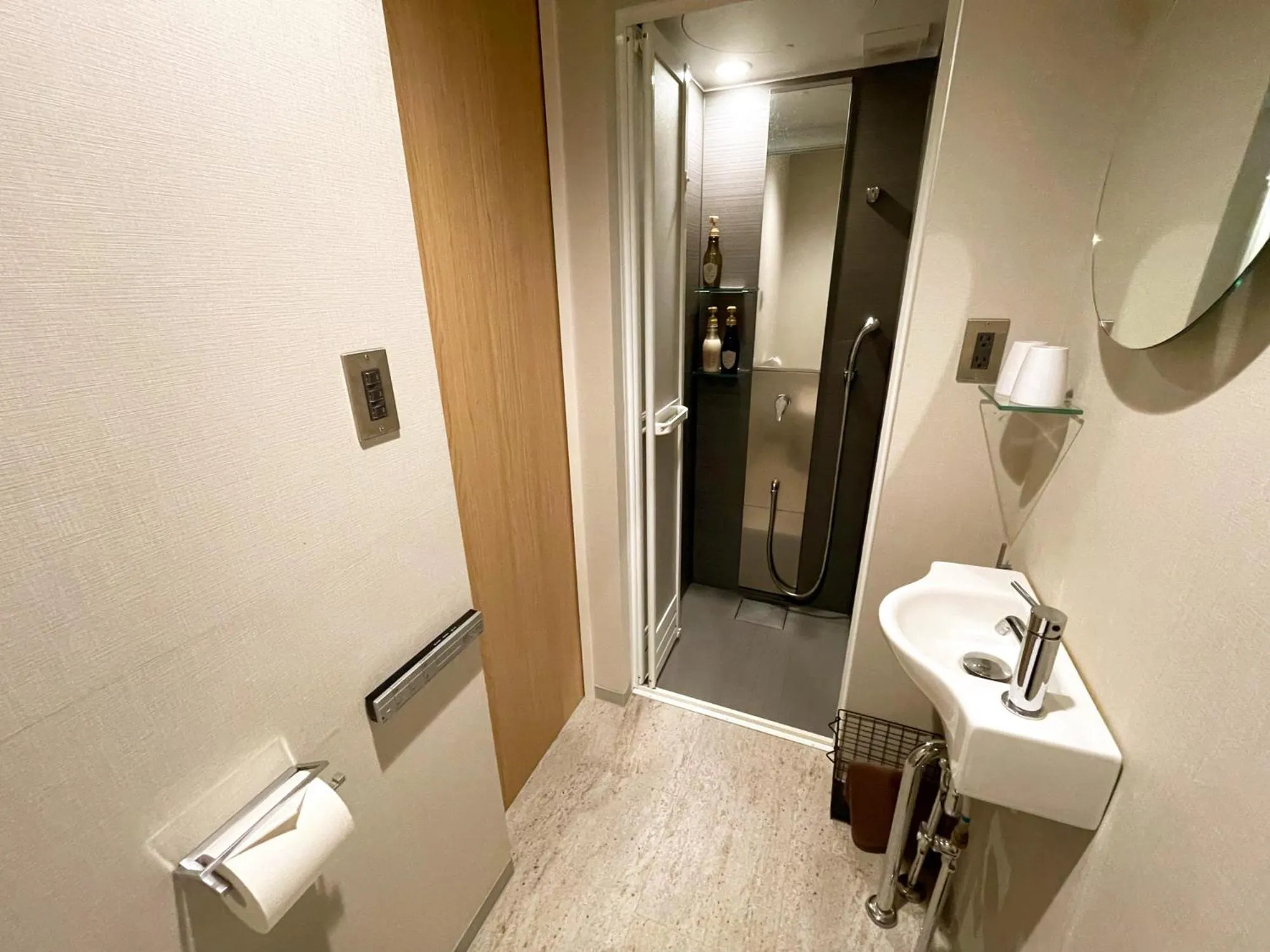 Shower in Yumoto Station Hotel MIRAHAKONE