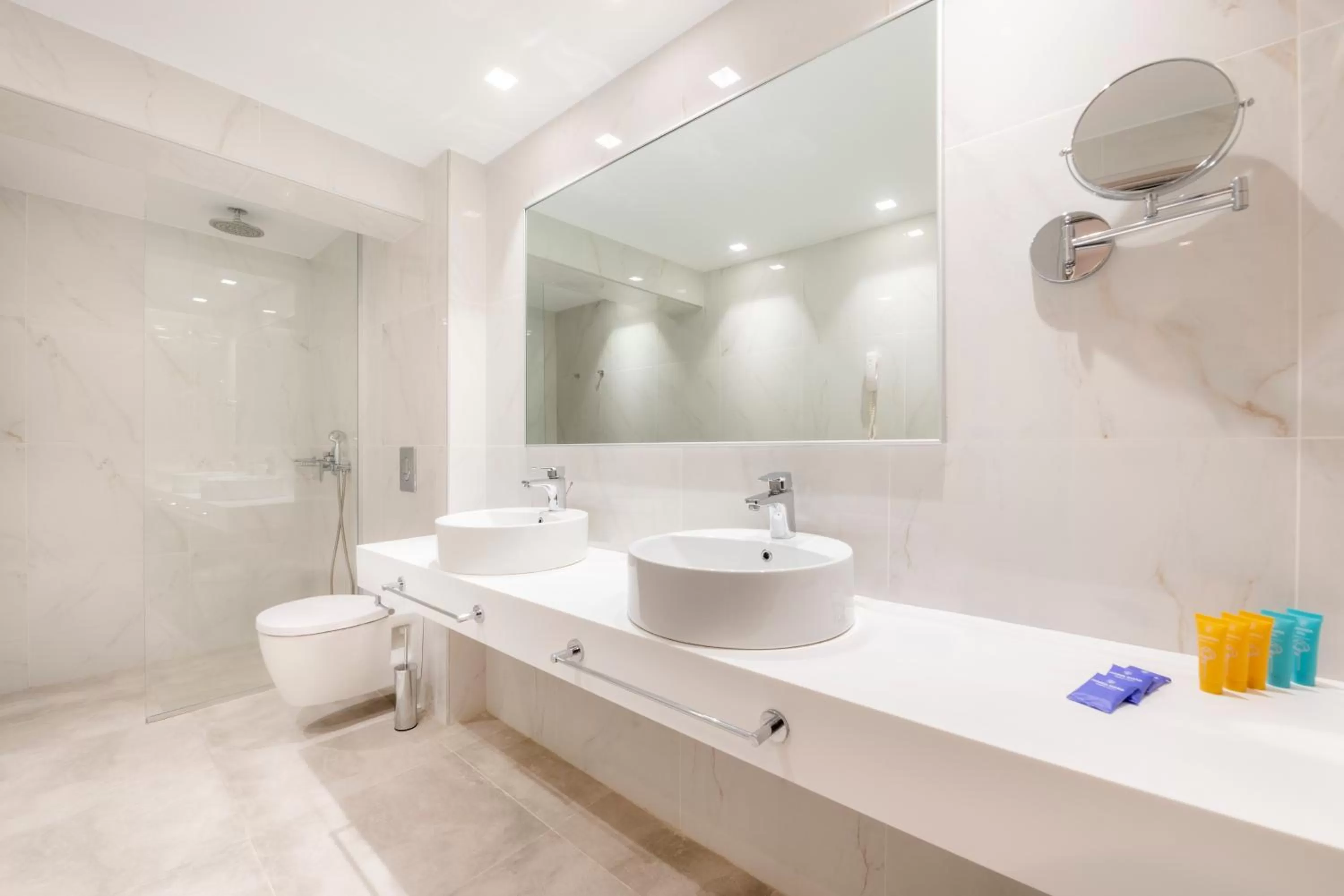 Shower in Apollon Hotel