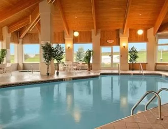 Swimming pool in Baymont by Wyndham Rolla